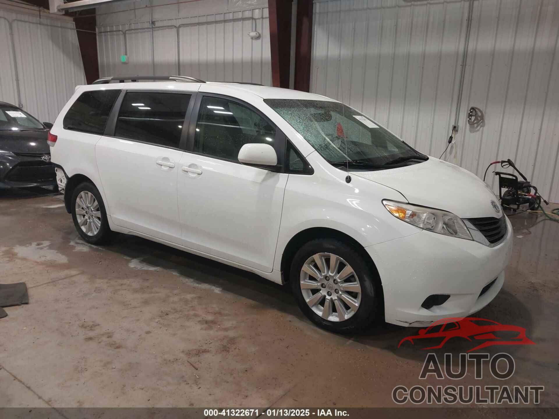 TOYOTA SIENNA 2013 - 5TDJK3DC2DS049479