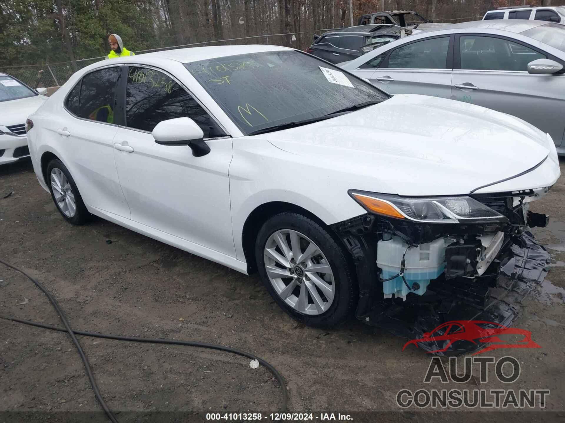 TOYOTA CAMRY 2022 - 4T1C11AK9NU637481