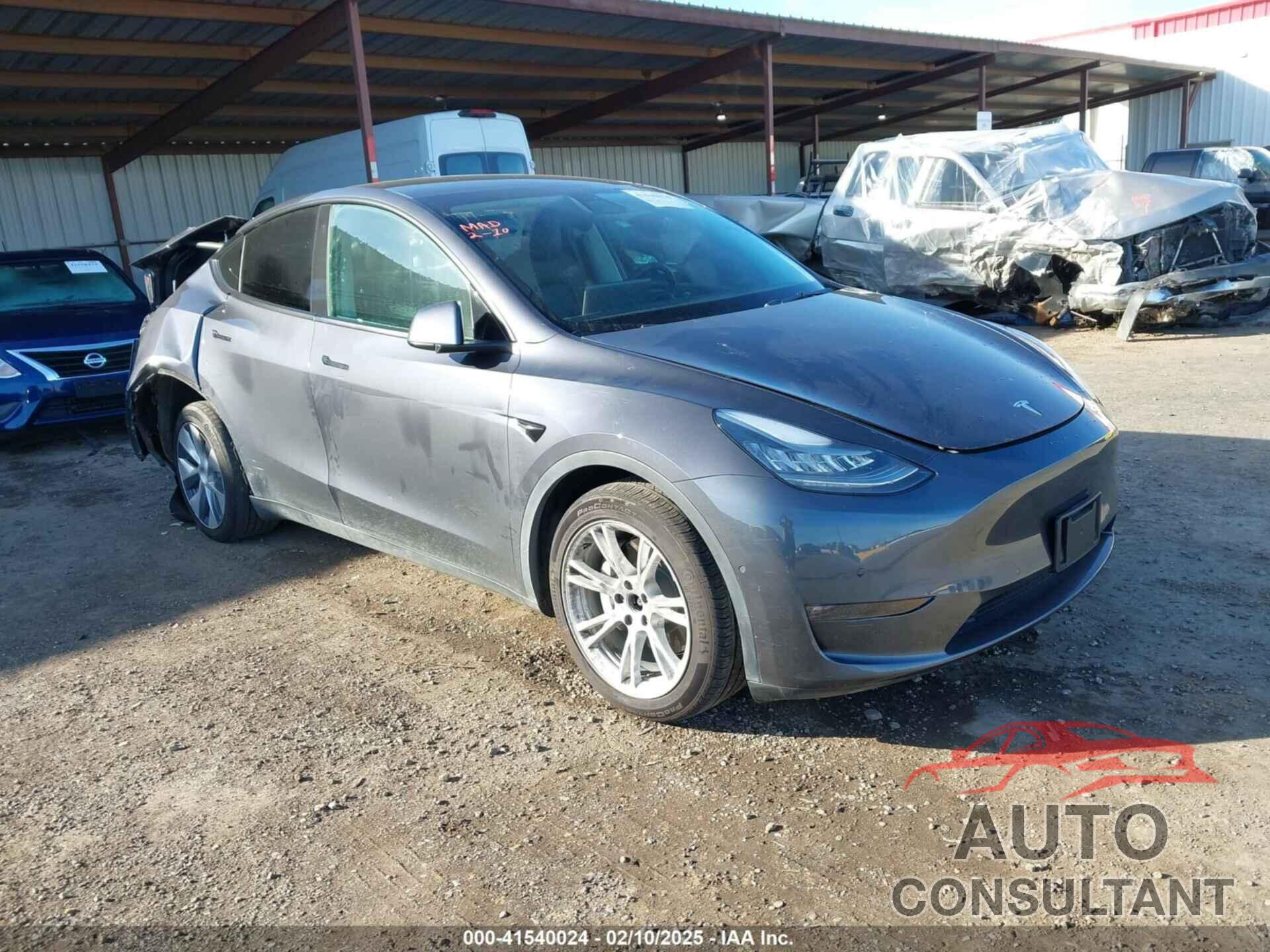 TESLA MODEL Y 2021 - 5YJYGDEEXMF180184