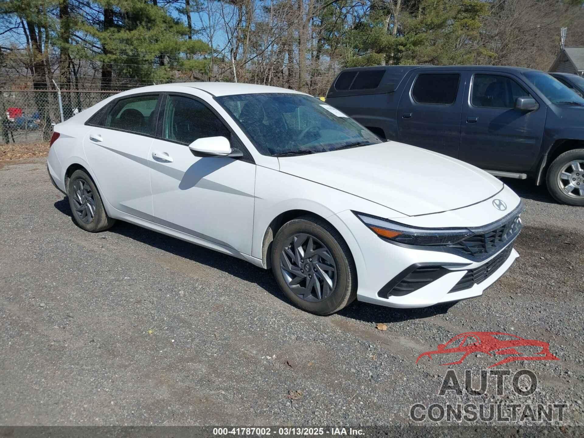 HYUNDAI ELANTRA 2024 - KMHLM4DG4RU688490