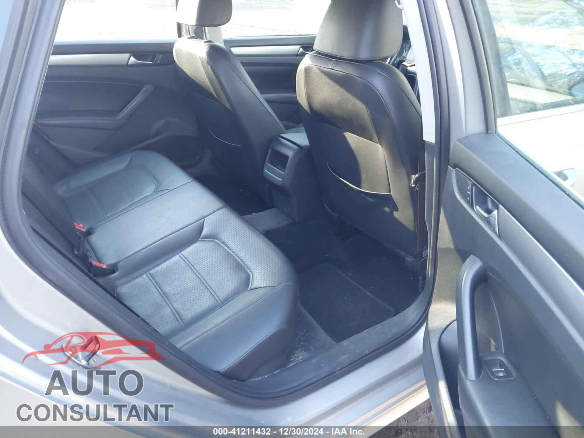 VOLKSWAGEN PASSAT 2014 - 1VWAT7A34EC041151