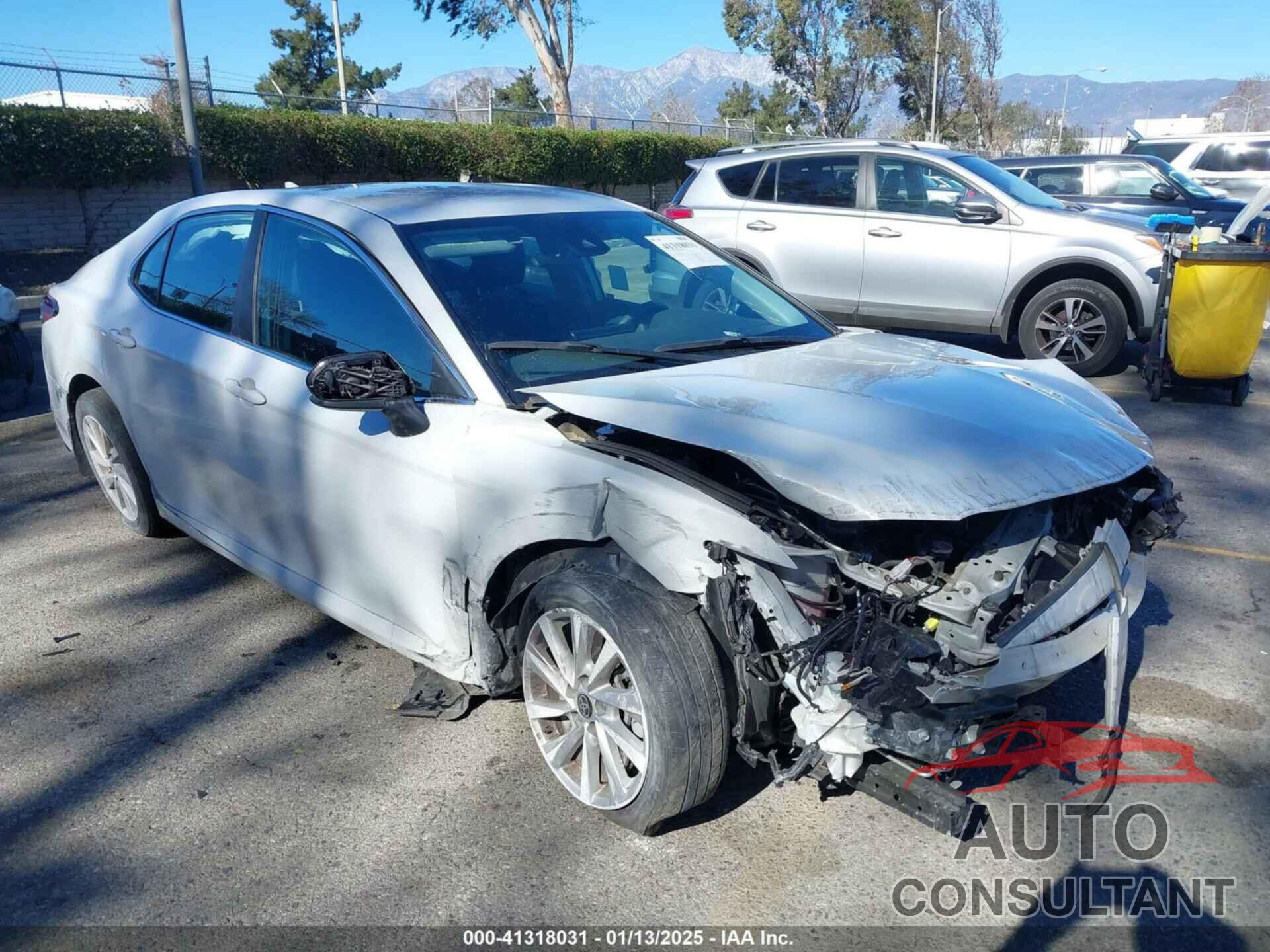 TOYOTA CAMRY 2022 - 4T1C11AK0NU071470