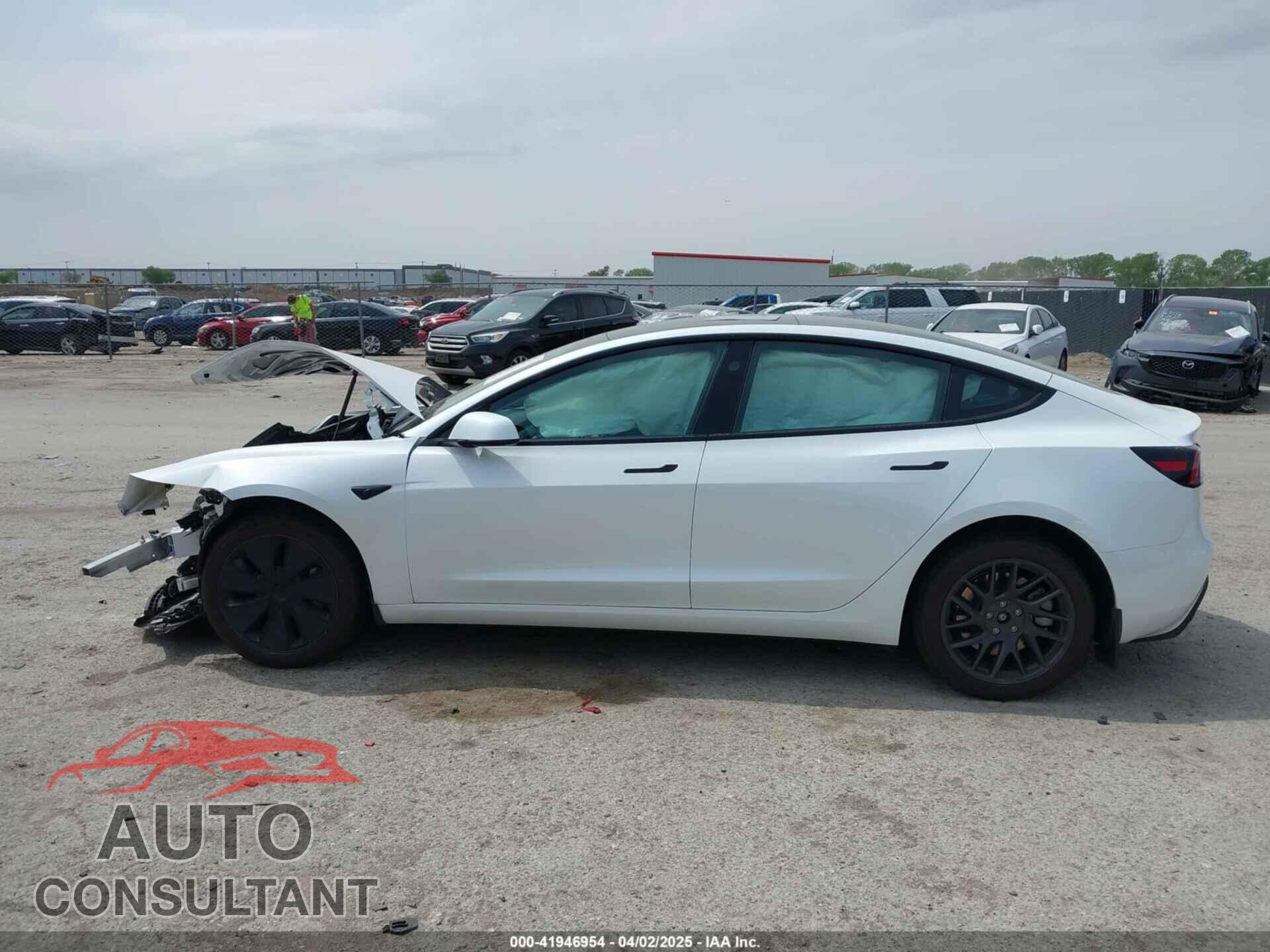 TESLA MODEL 3 2024 - 5YJ3E1EAXRF853350