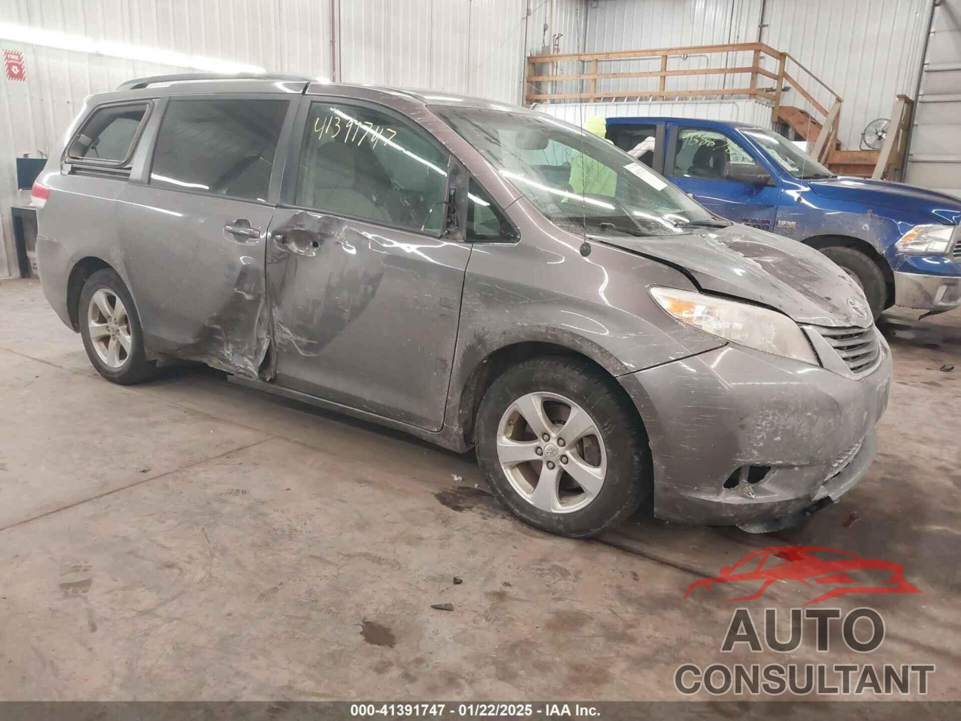 TOYOTA SIENNA 2011 - 5TDKK3DC6BS146668