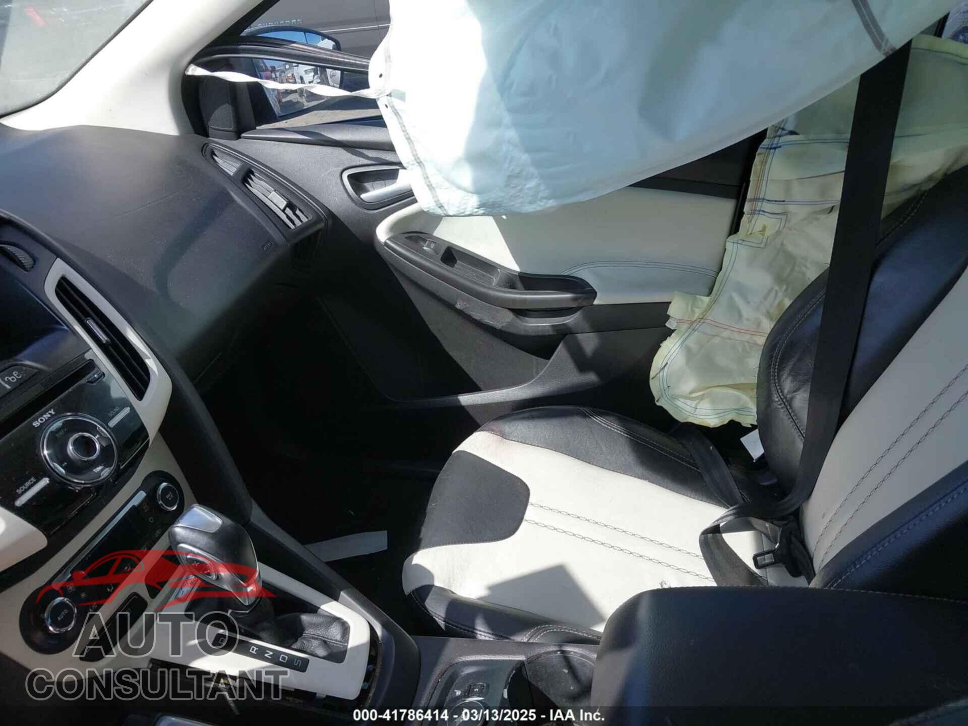 FORD FOCUS 2012 - 1FAHP3M22CL378874