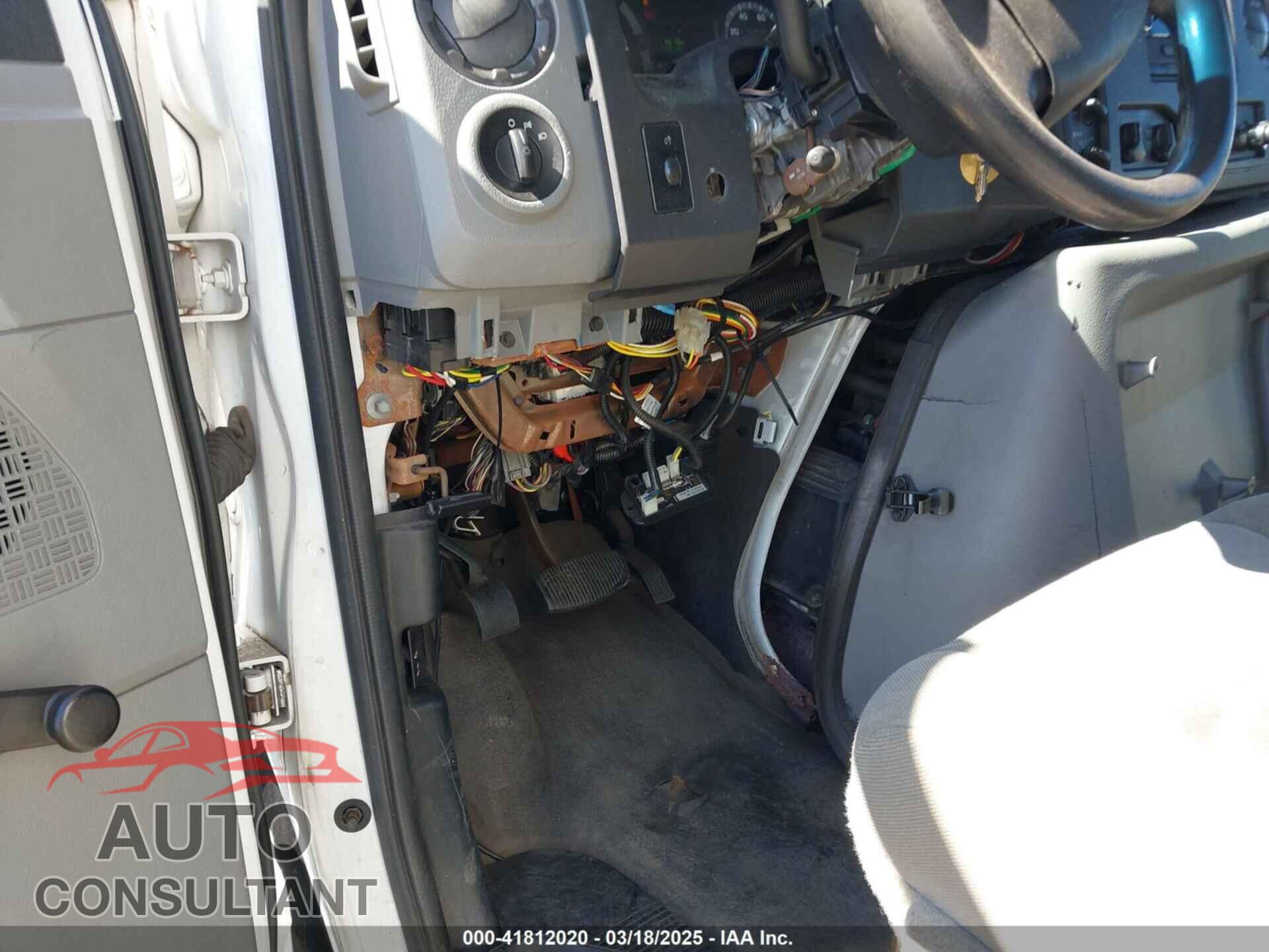 FORD E-450 CUTAWAY 2013 - 1FDFE4FS0DDB21696