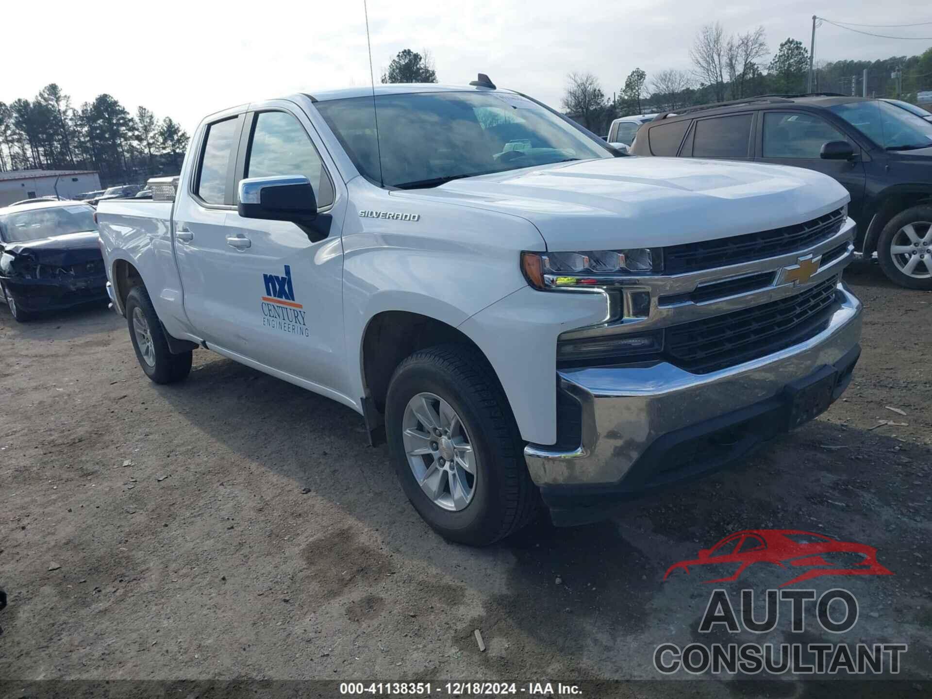 CHEVROLET SILVERADO 1500 2021 - 1GCRYDEK2MZ128677