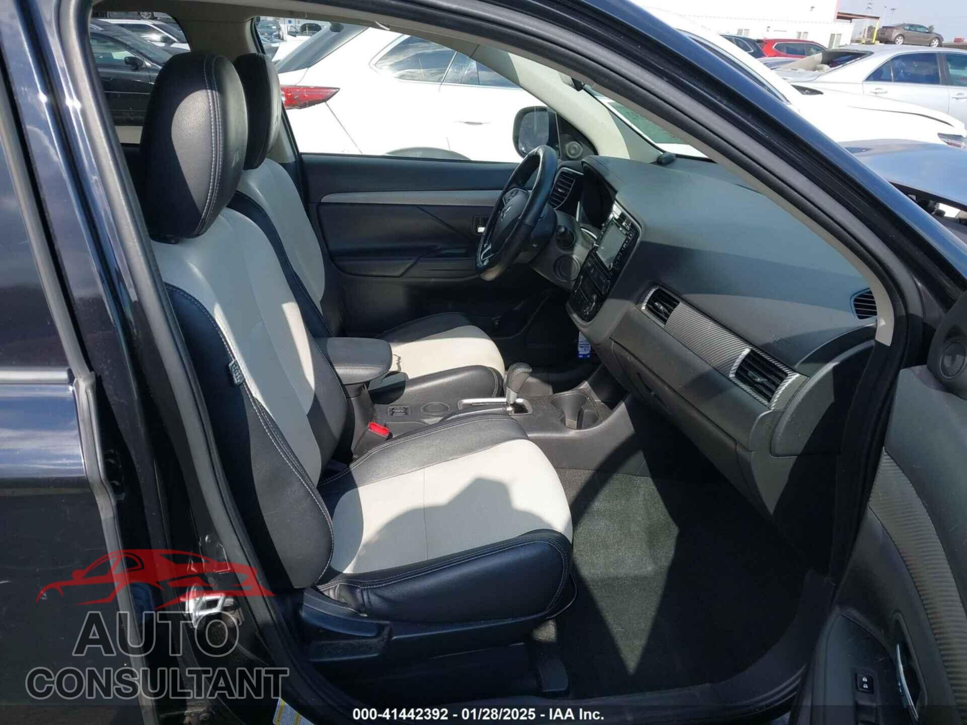 MITSUBISHI OUTLANDER 2016 - JA4AD3A33GZ008919