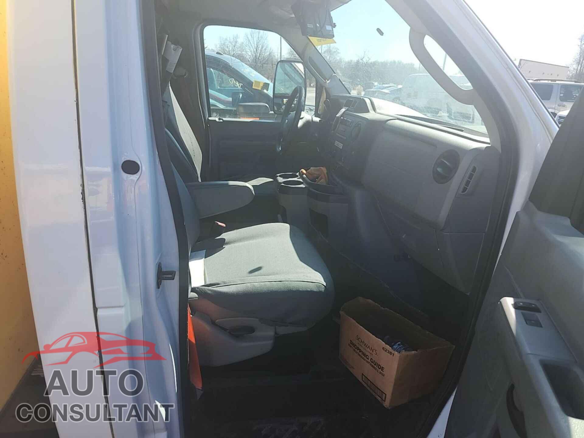 FORD ECONOLINE 2018 - 1FDXE4FS6JDC24931
