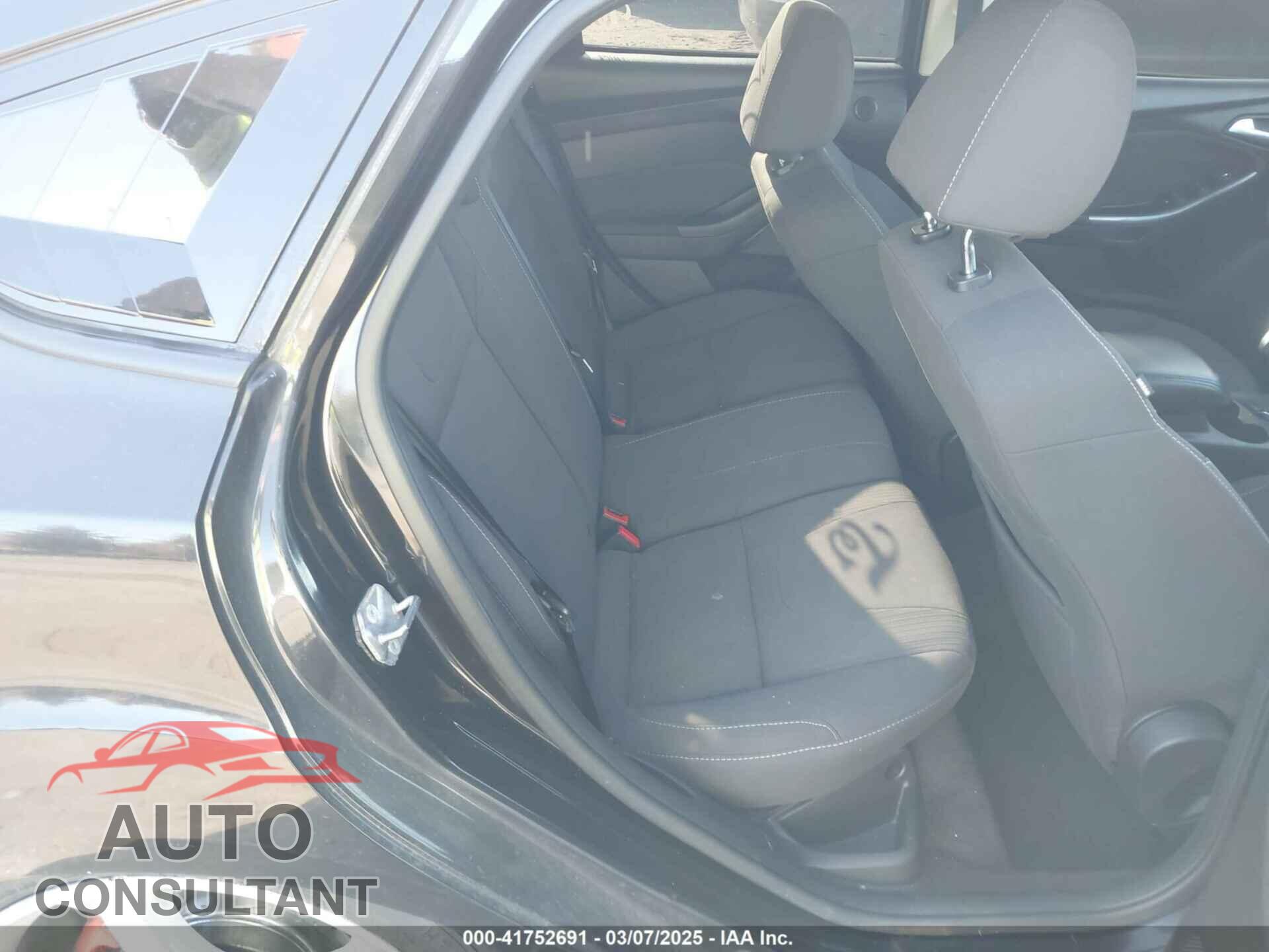 FORD FOCUS 2012 - 1FAHP3N27CL468651