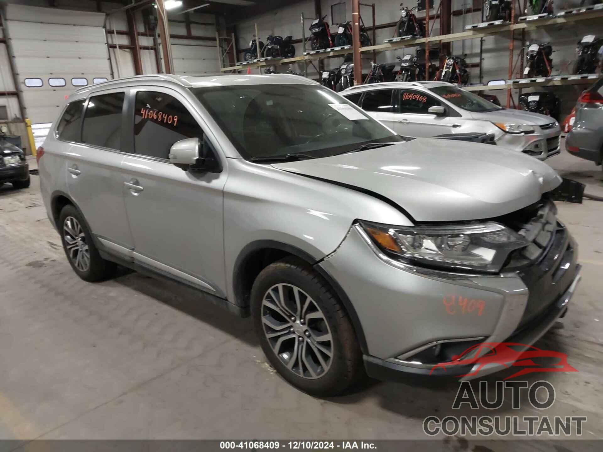 MITSUBISHI OUTLANDER 2018 - JA4AZ3A3XJZ013513