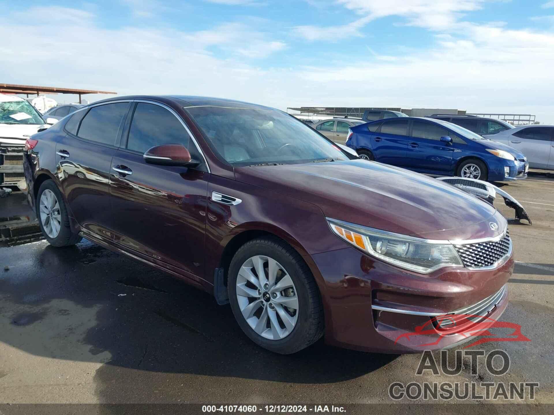 KIA OPTIMA 2018 - 5XXGU4L33JG218322