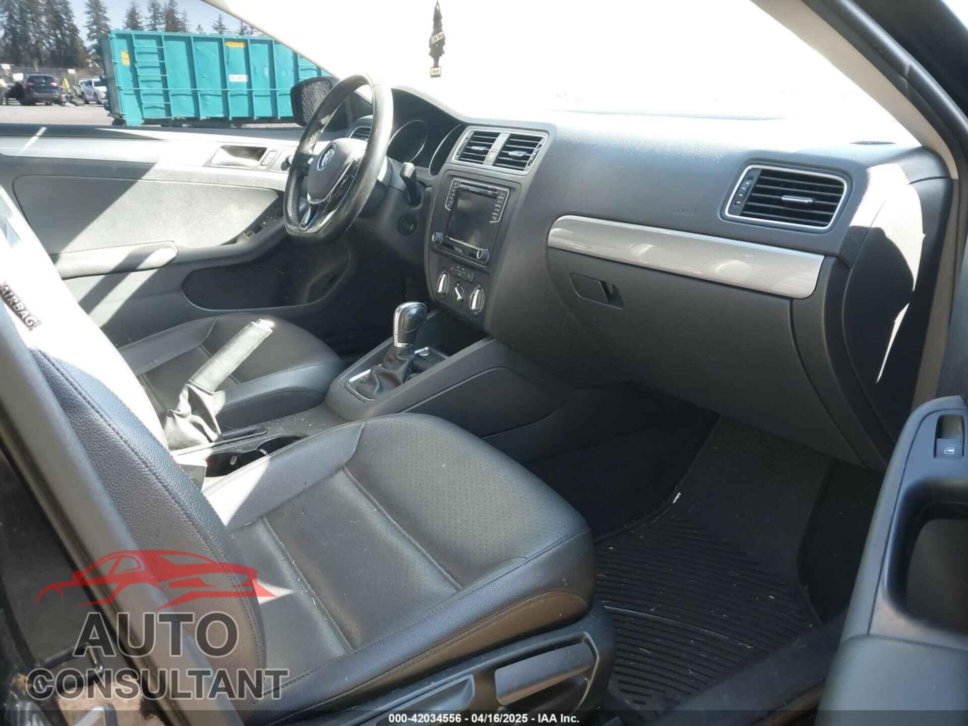 VOLKSWAGEN JETTA 2017 - 3VWDB7AJ9HM329099