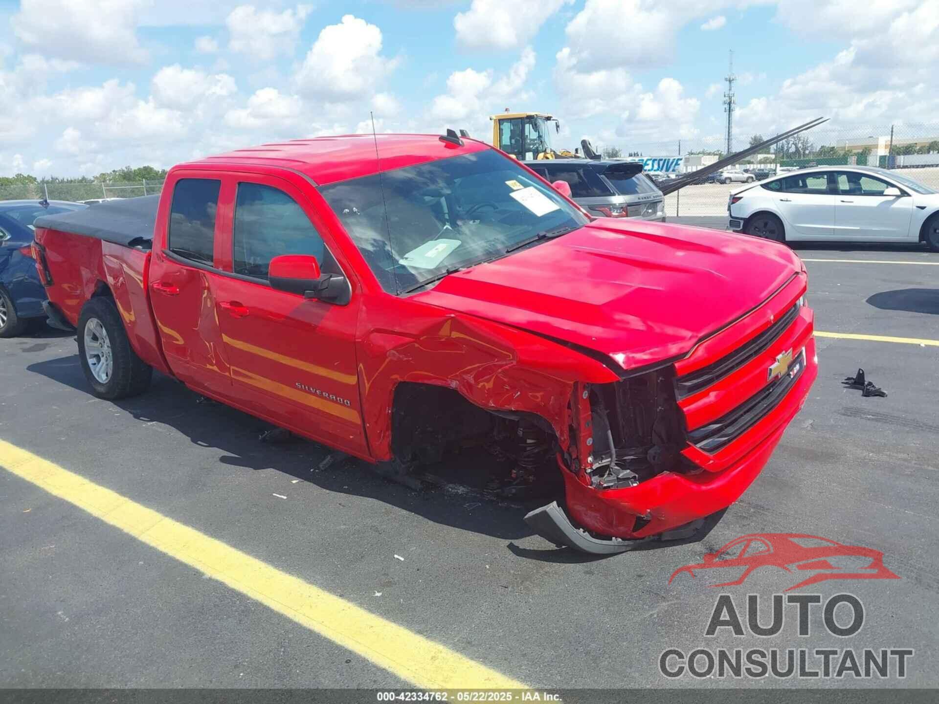 CHEVROLET SILVERADO 1500 2018 - 1GCVKREH8JZ132505