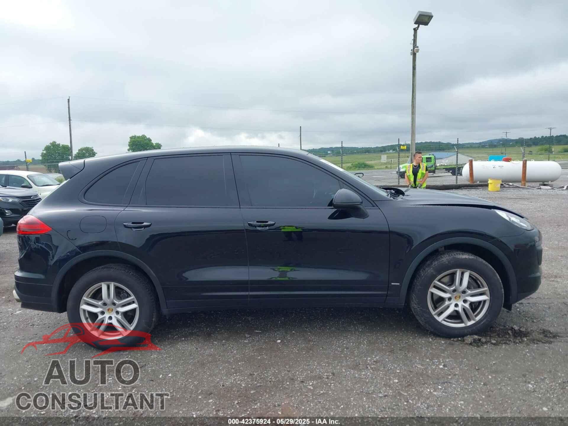PORSCHE CAYENNE 2016 - WP1AA2A28GLA10621