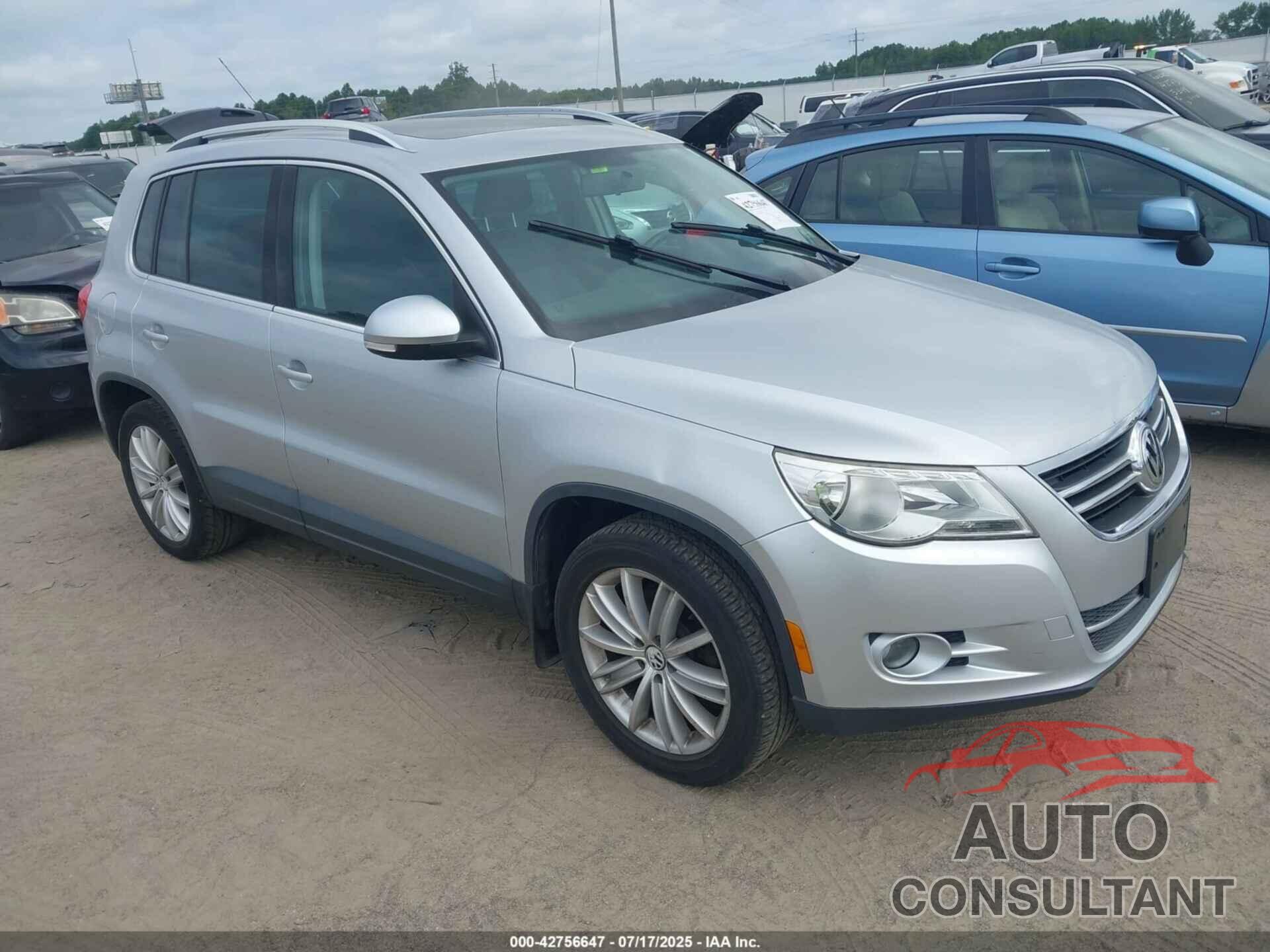 VOLKSWAGEN TIGUAN 2011 - WVGBV7AX2BW570219