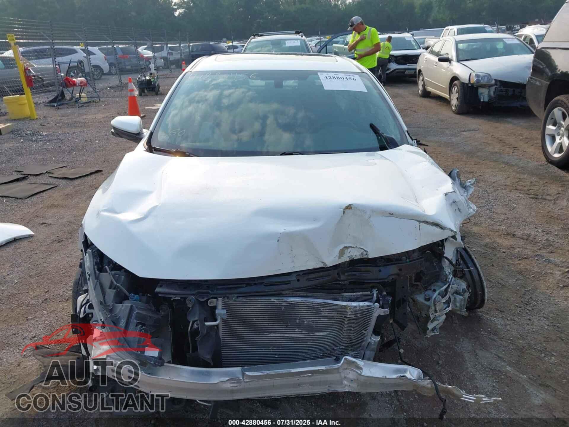 HONDA CIVIC 2018 - 19XFC2F77JE005299