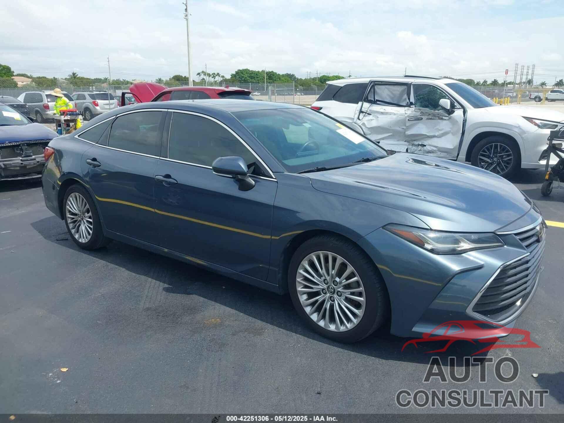 TOYOTA AVALON 2019 - 4T1BZ1FB6KU013078