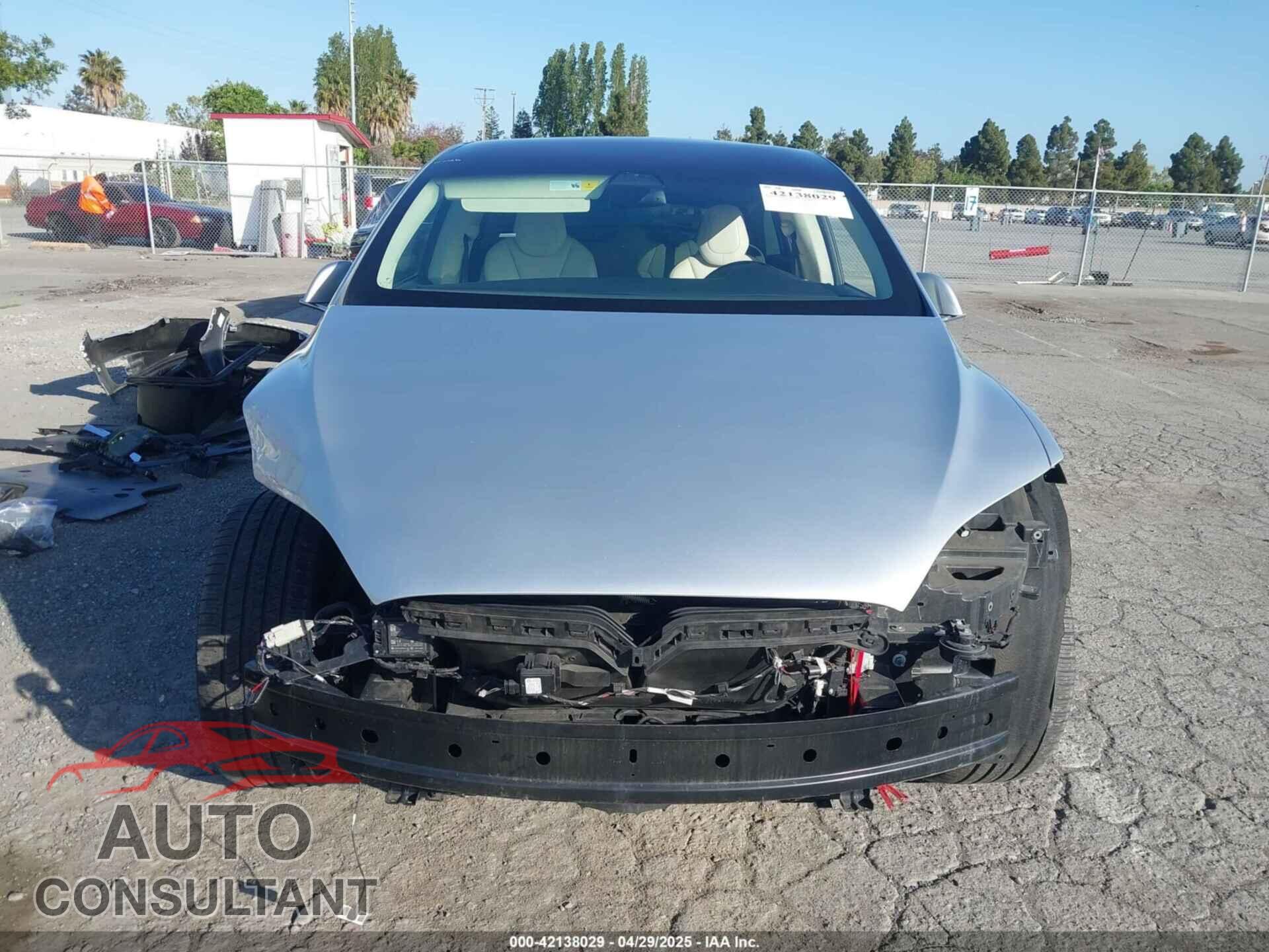 TESLA MODEL X 2017 - 5YJXCAE25HF077689