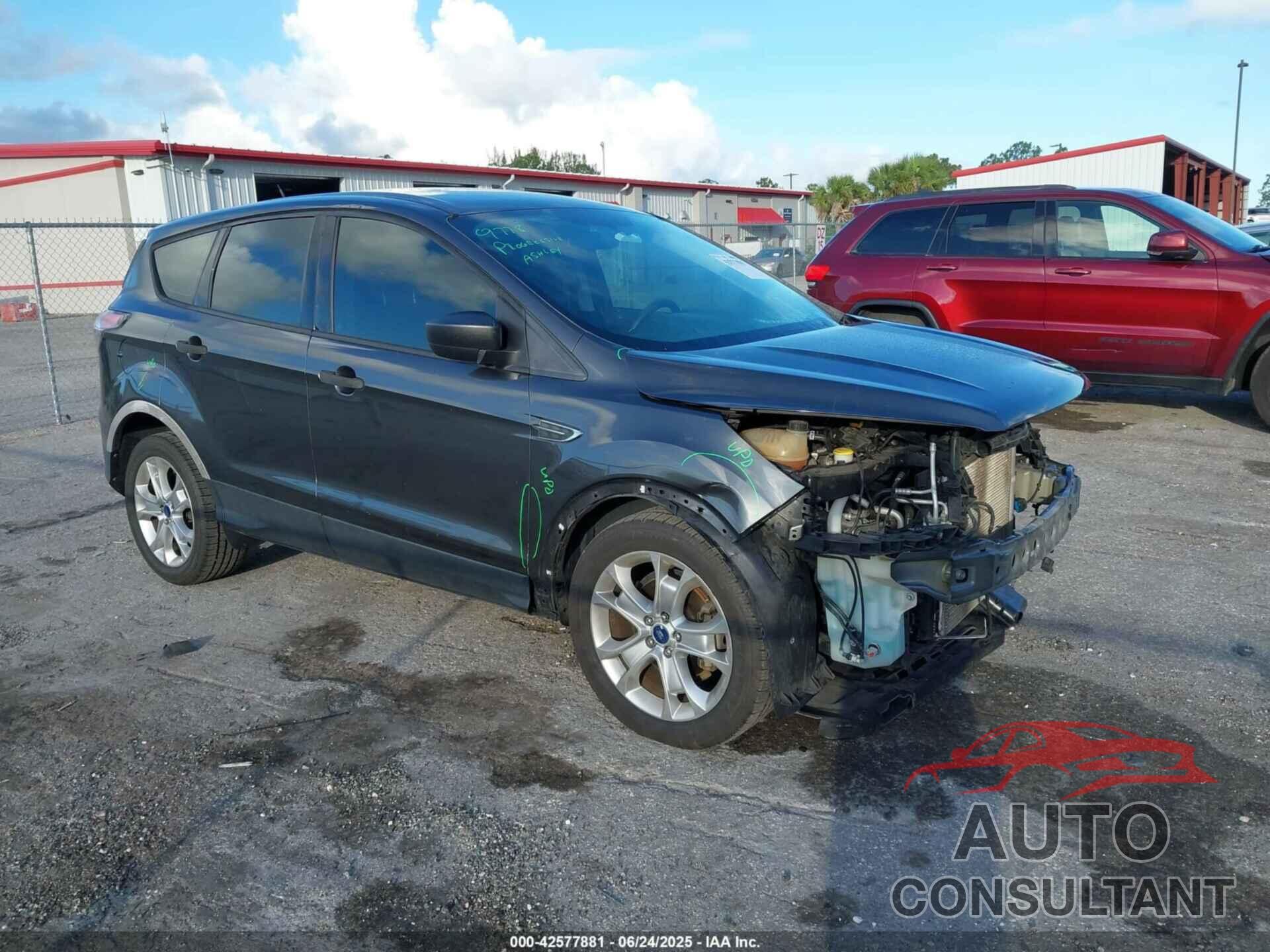 FORD ESCAPE 2017 - 1FMCU0F79HUB52297