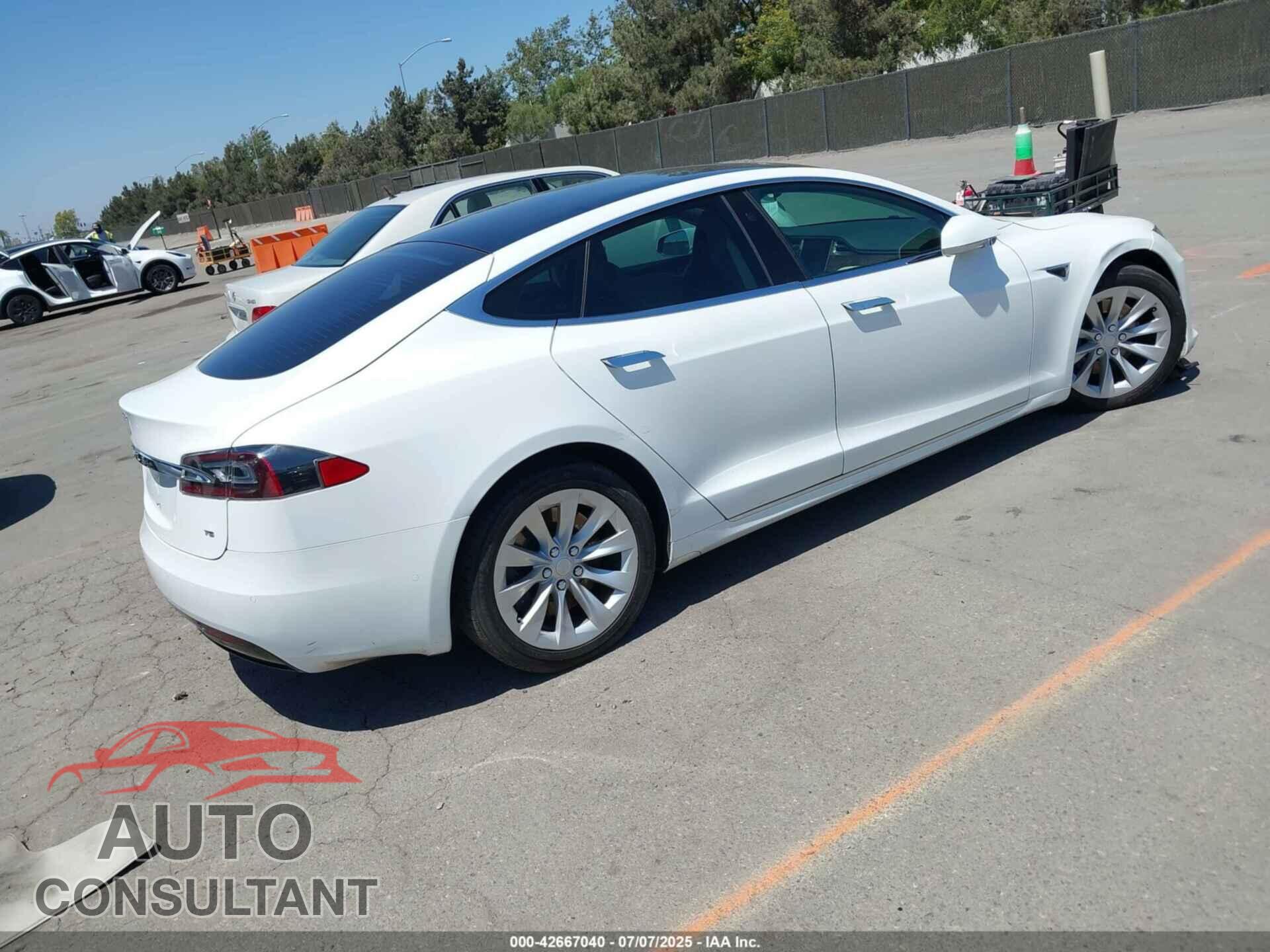 TESLA MODEL S 2017 - 5YJSA1E19HF215502