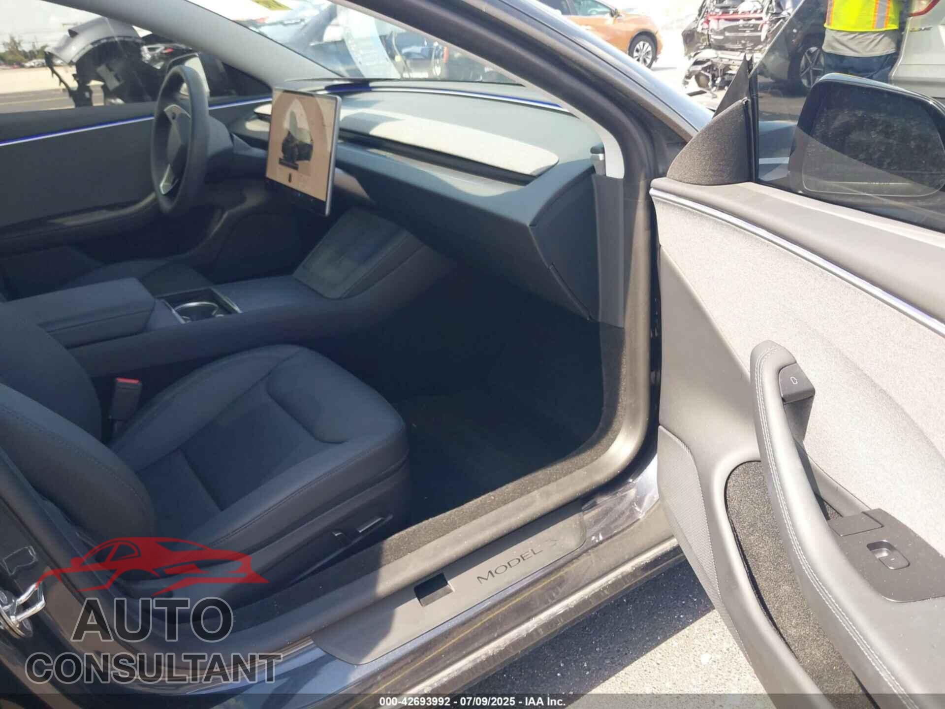 TESLA MODEL 3 2024 - 5YJ3E1EA2RF741805