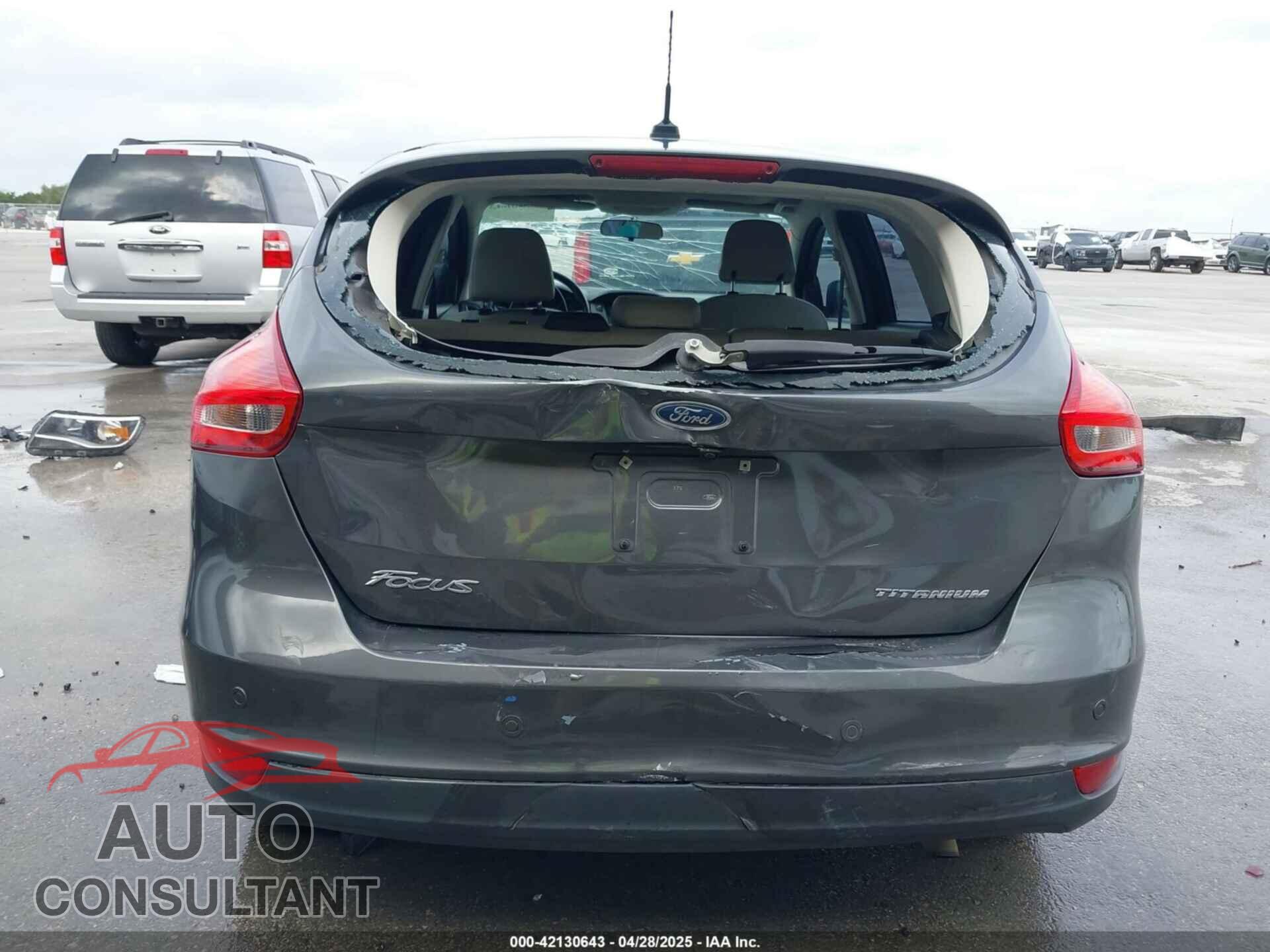 FORD FOCUS 2017 - 1FADP3N20HL210364