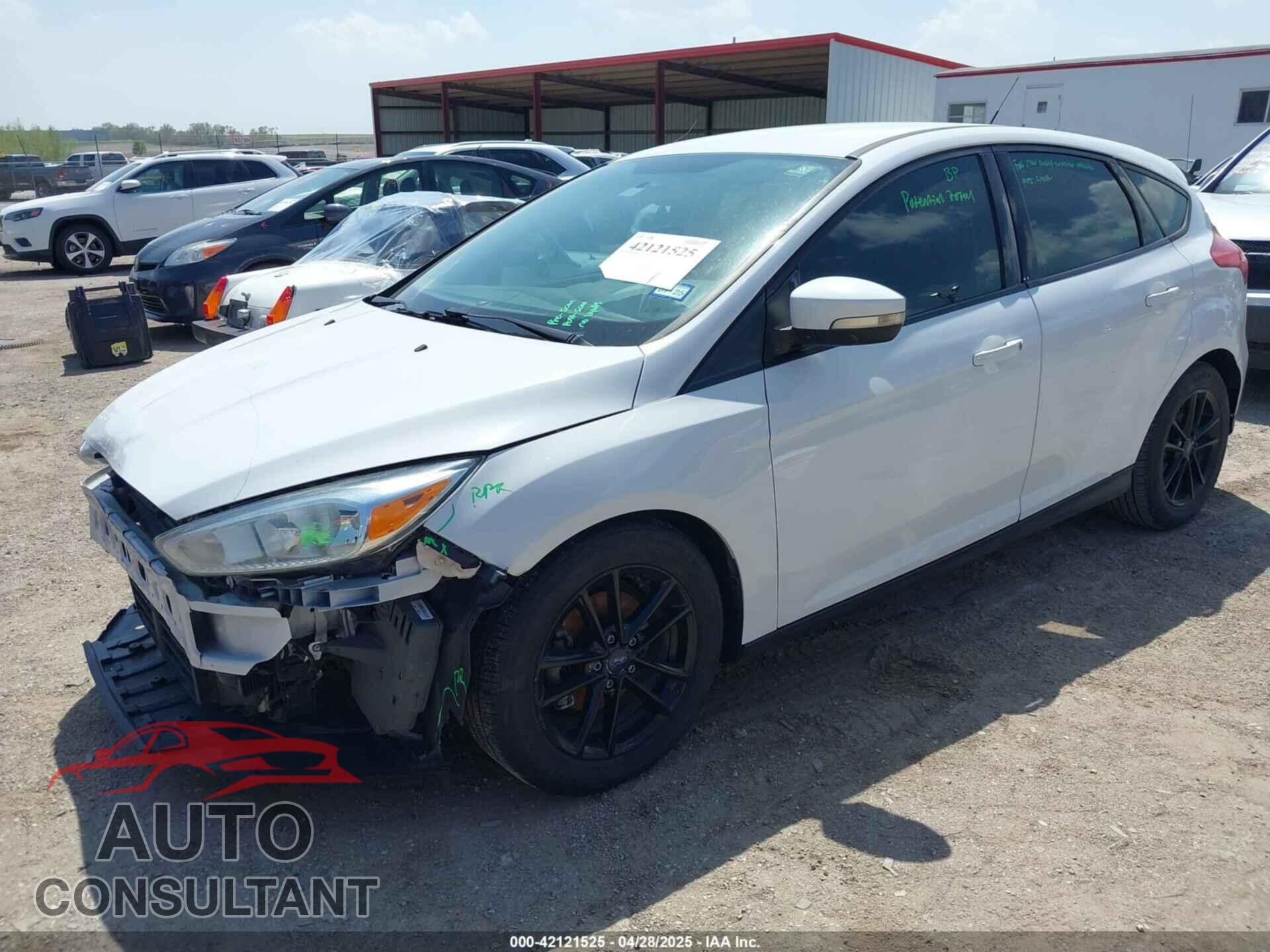 FORD FOCUS 2017 - 1FADP3K28HL217843