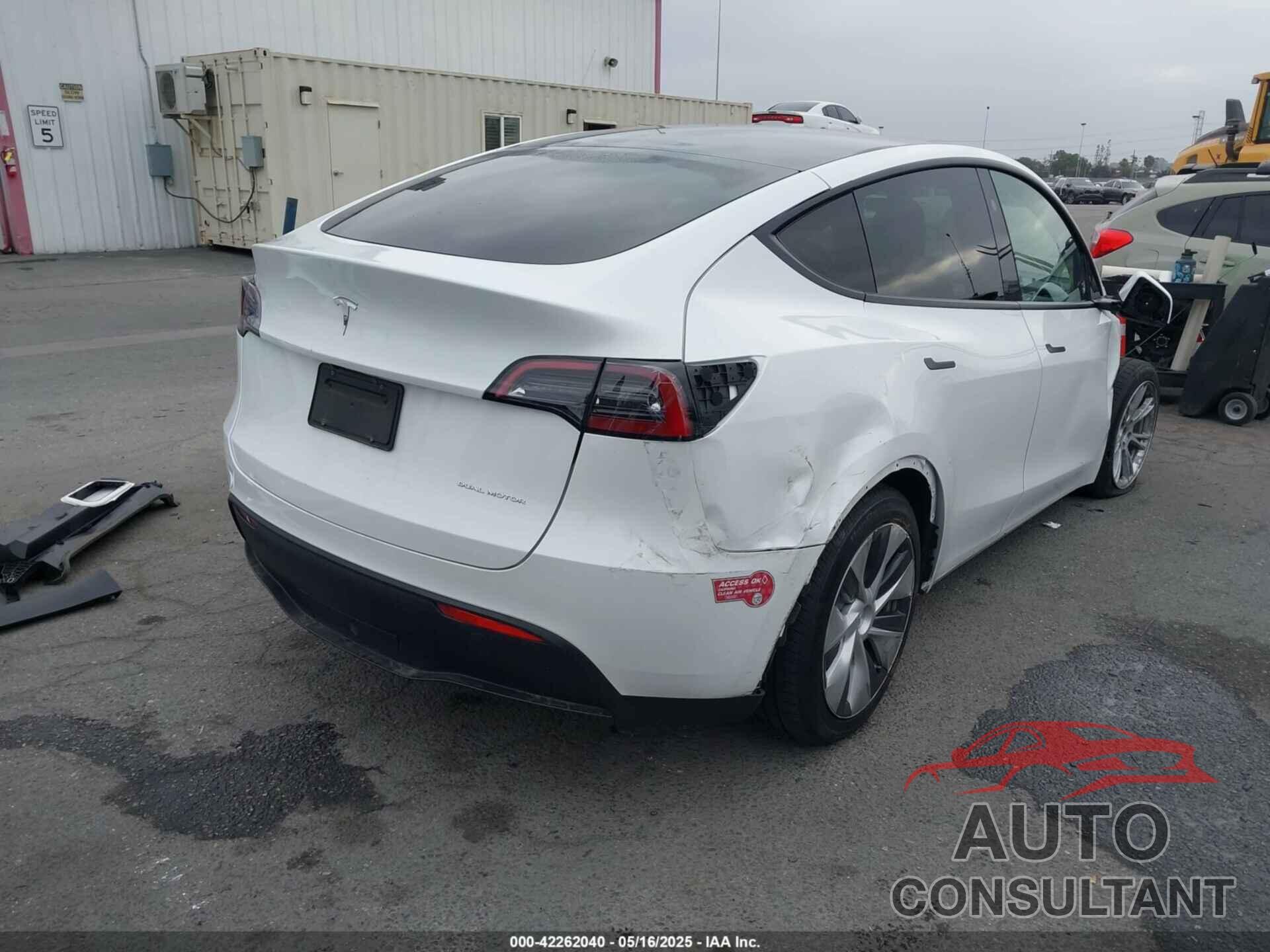 TESLA MODEL Y 2023 - 7SAYGDEE4PF807551