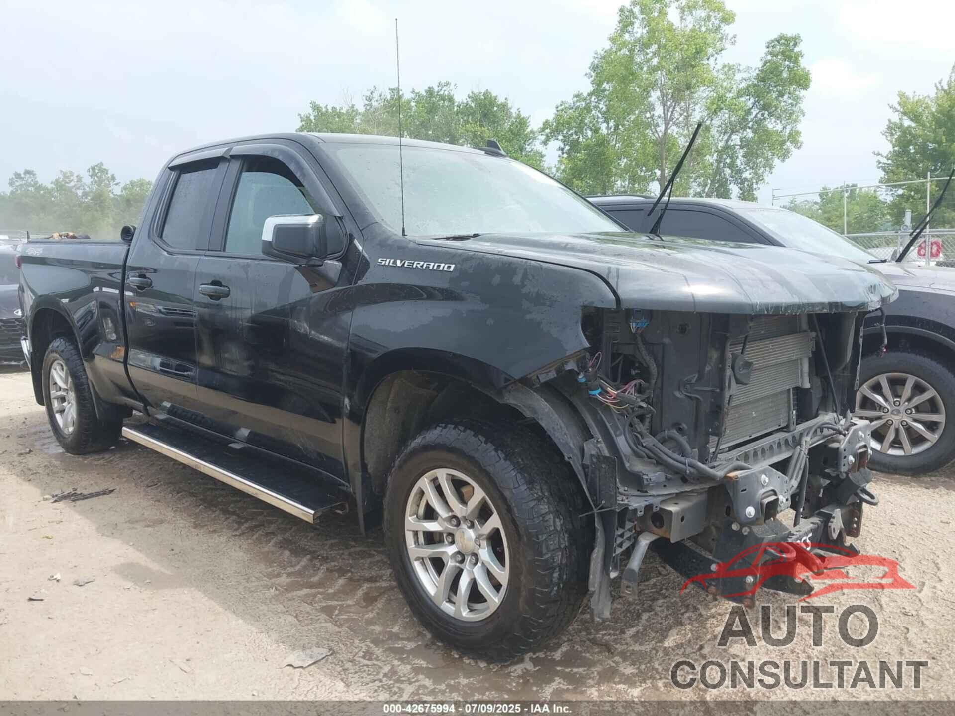CHEVROLET SILVERADO 1500 2021 - 1GCRYDED6MZ140624