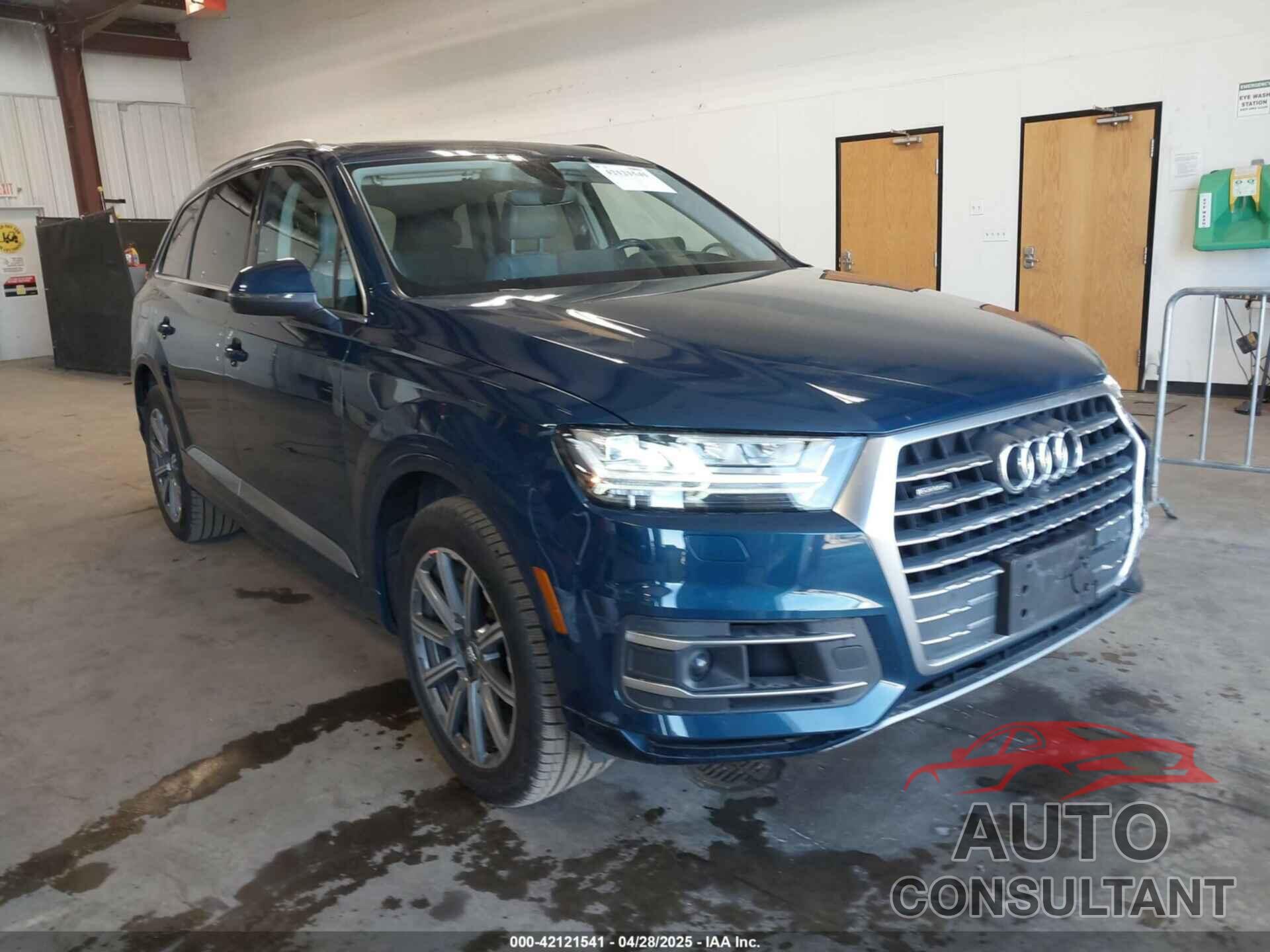AUDI Q7 2018 - WA1VAAF75JD028331