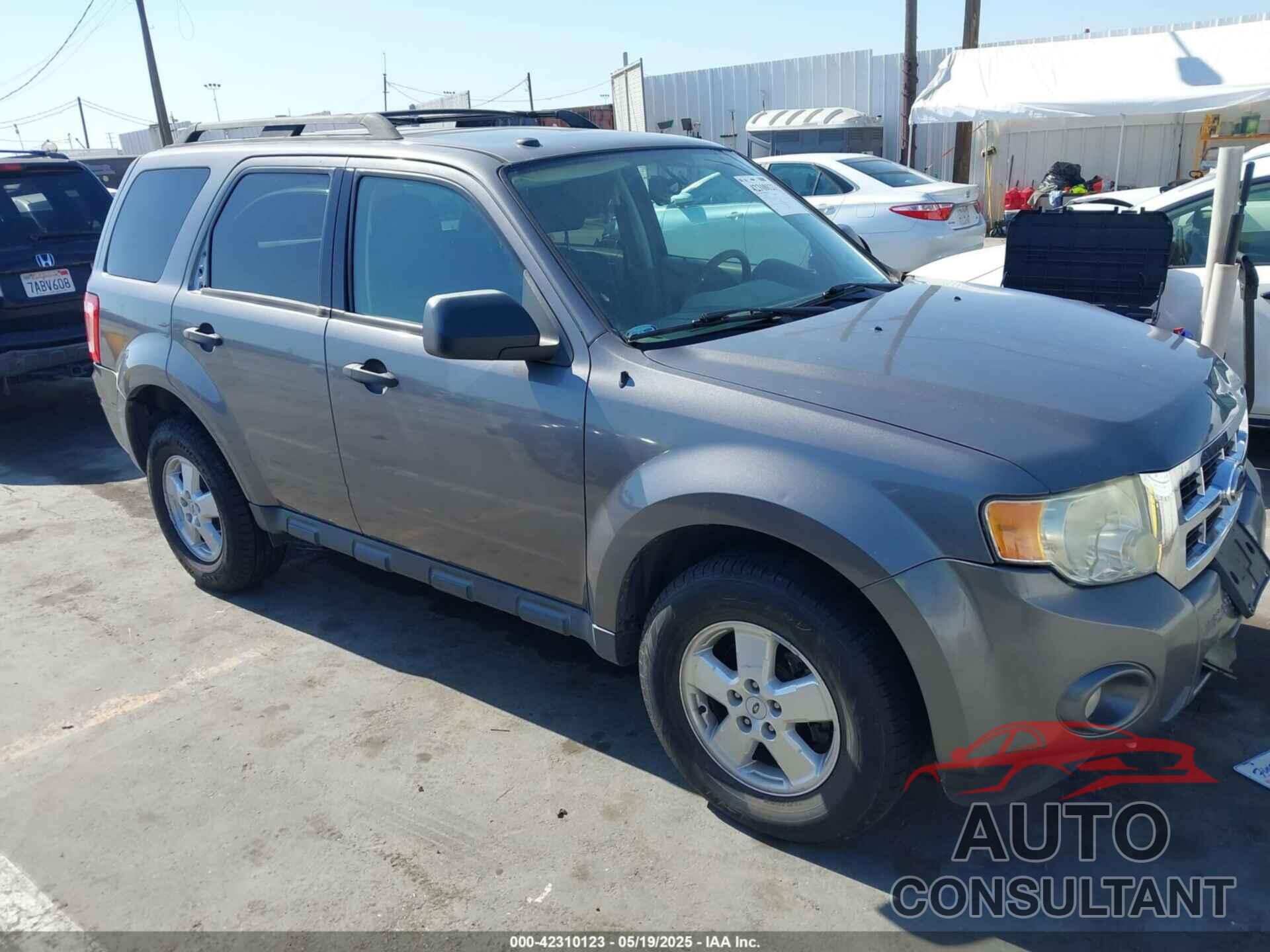 FORD ESCAPE 2009 - 1FMCU03799KA22120