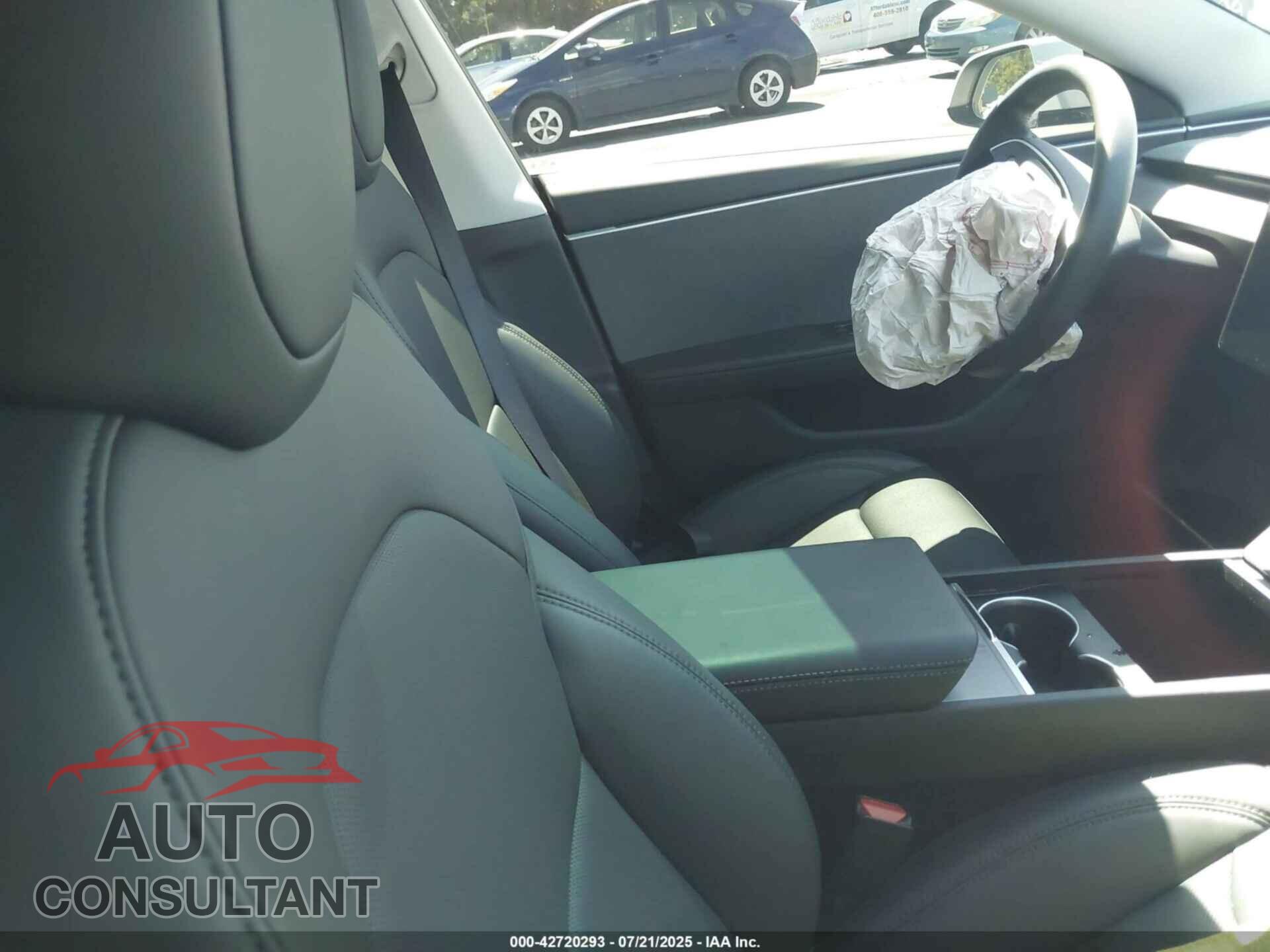 TESLA MODEL 3 2025 - 5YJ3E1EAXSF876990