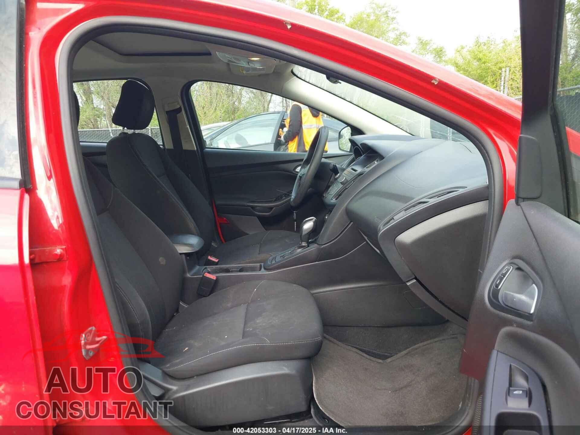 FORD FOCUS 2015 - 1FADP3F29FL244041