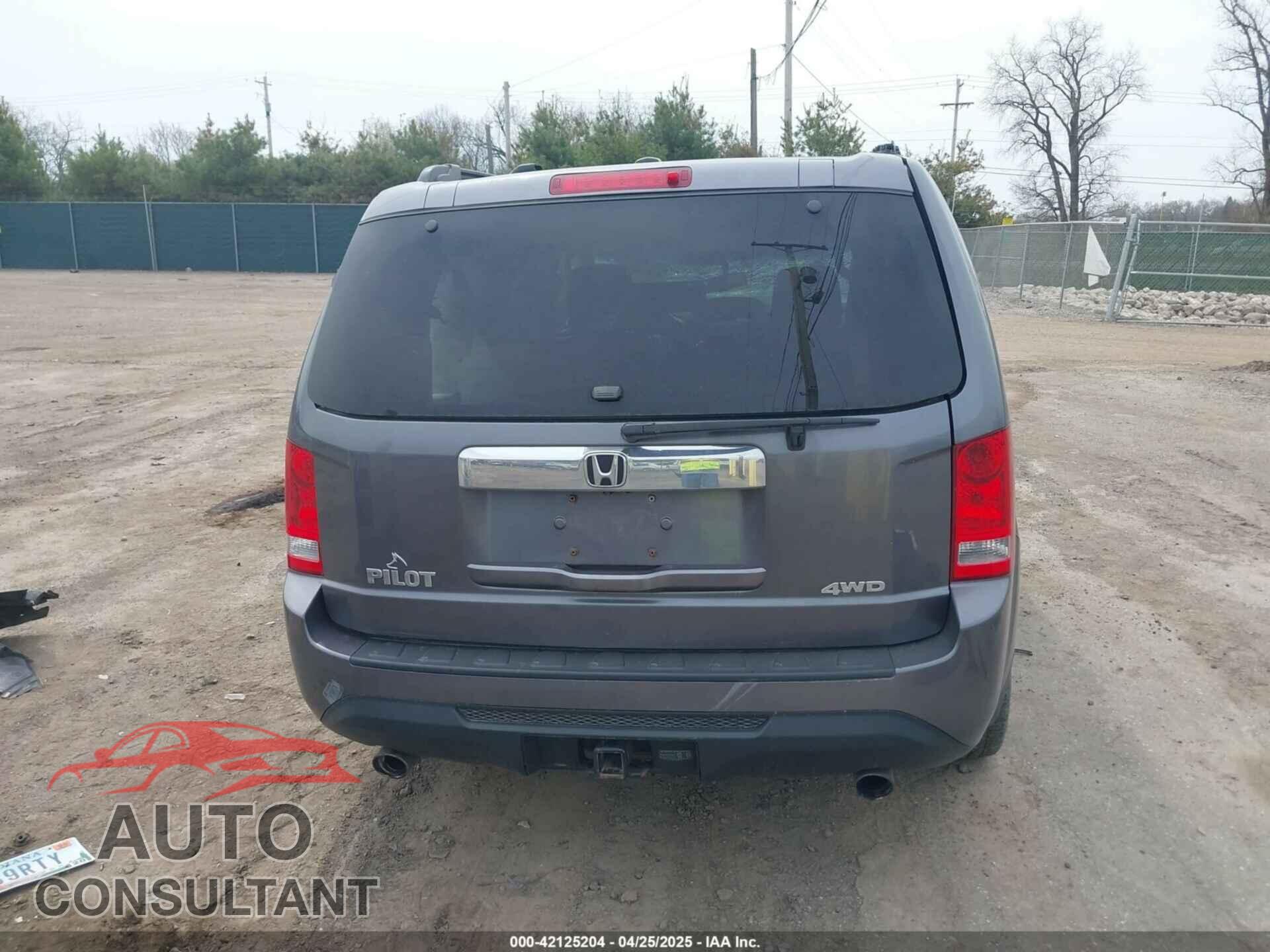 HONDA PILOT 2015 - 5FNYF4H68FB042332