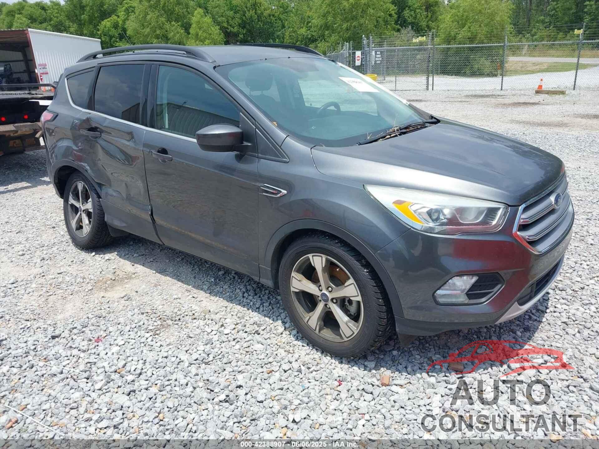 FORD ESCAPE 2017 - 1FMCU0G92HUC72815
