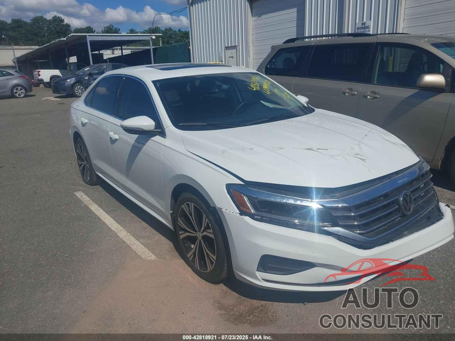 VOLKSWAGEN PASSAT 2022 - 1VWSA7A30NC004804