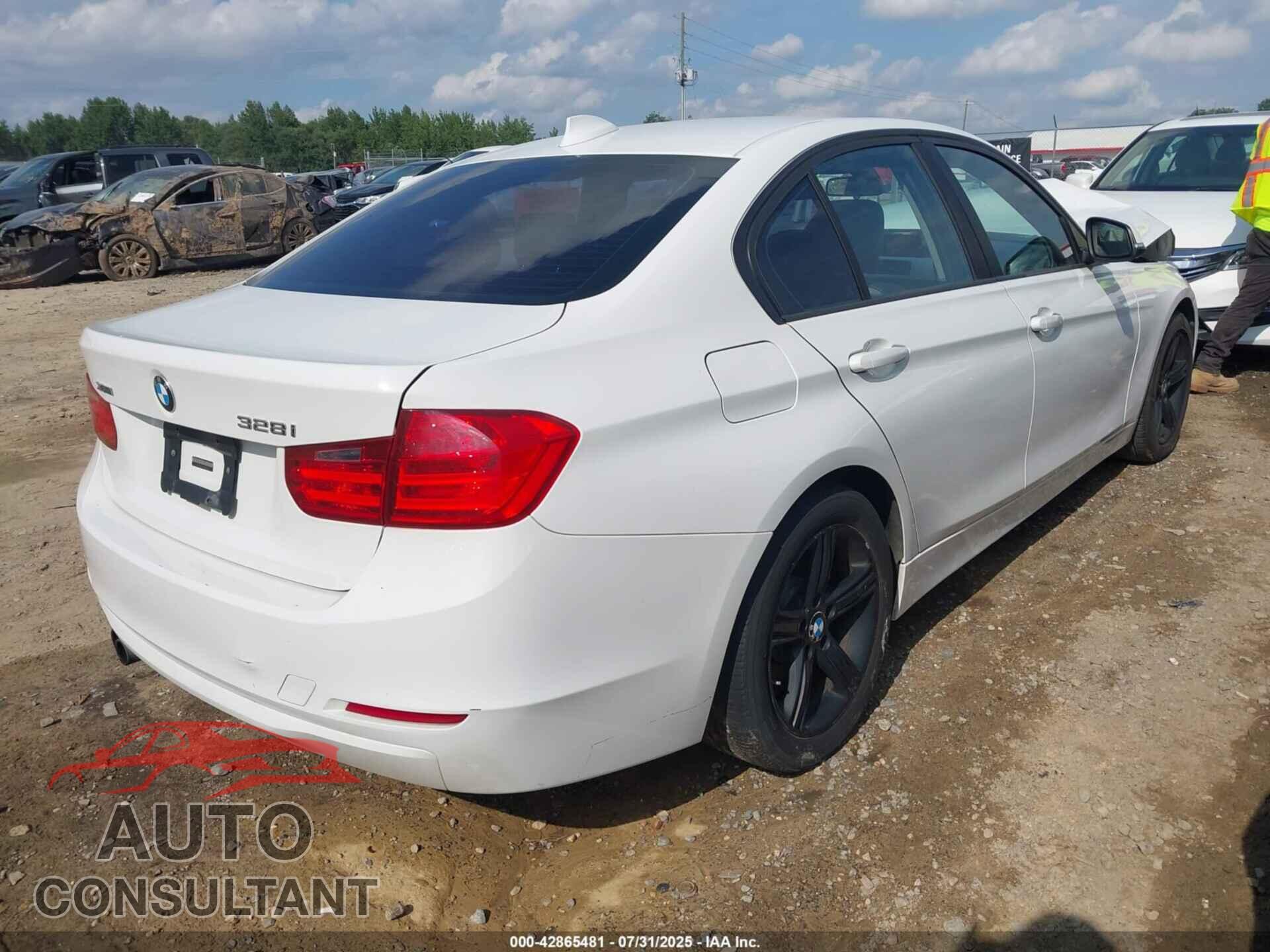 BMW 328I 2013 - WBA3B3G50DNR80555