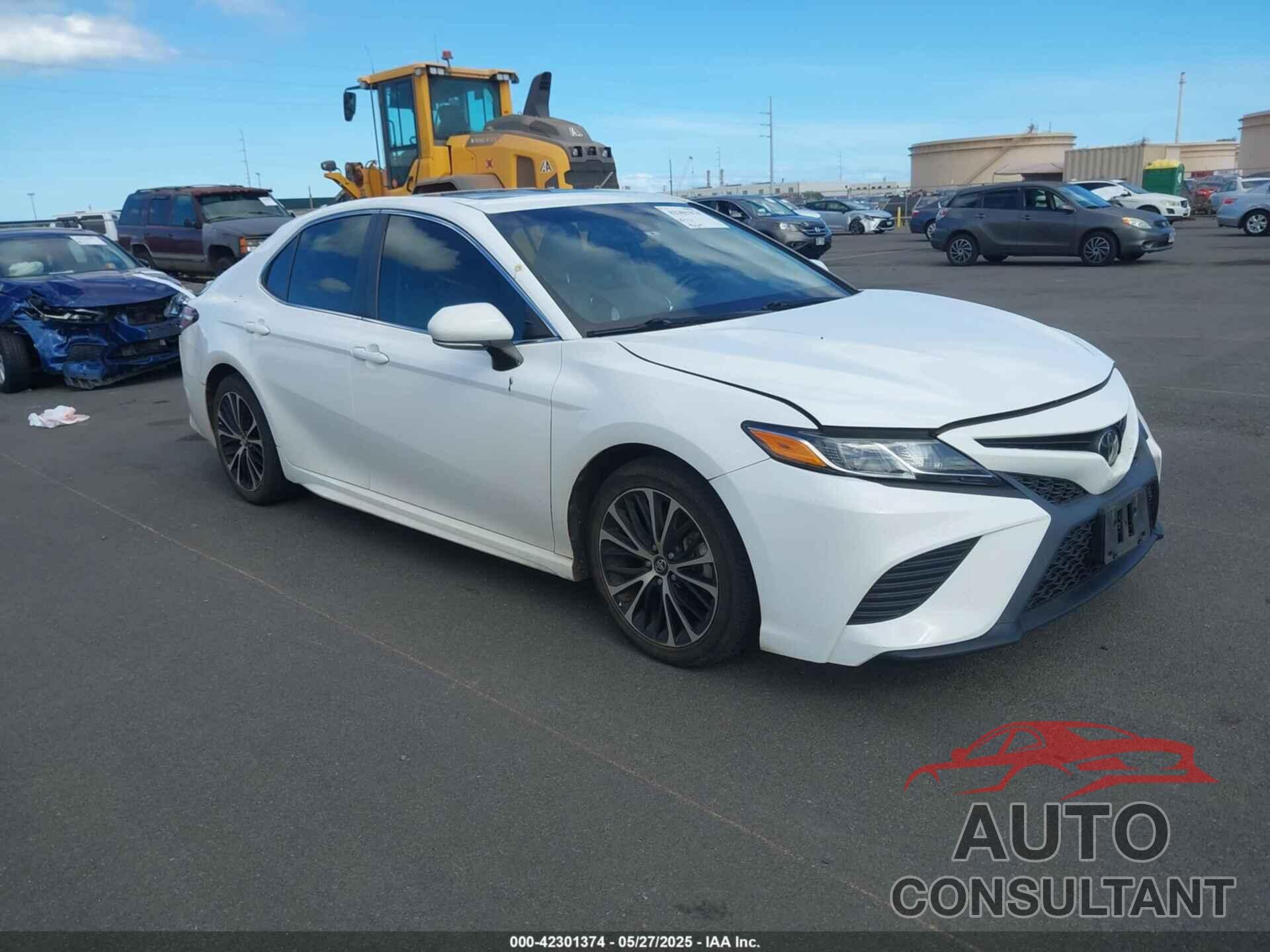 TOYOTA CAMRY 2018 - 4T1B11HK4JU076683