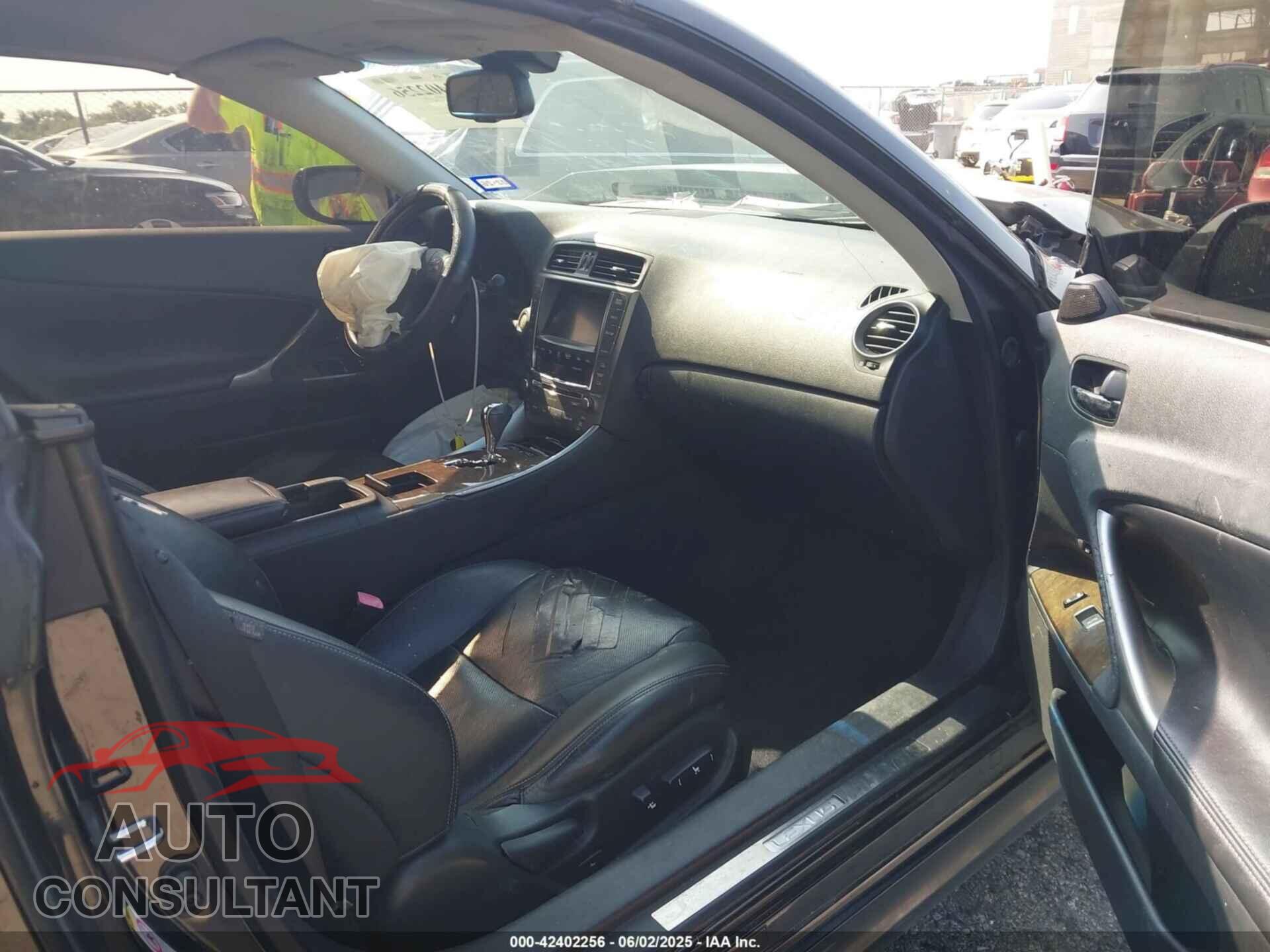 LEXUS IS 250C 2010 - JTHFF2C27A2508603