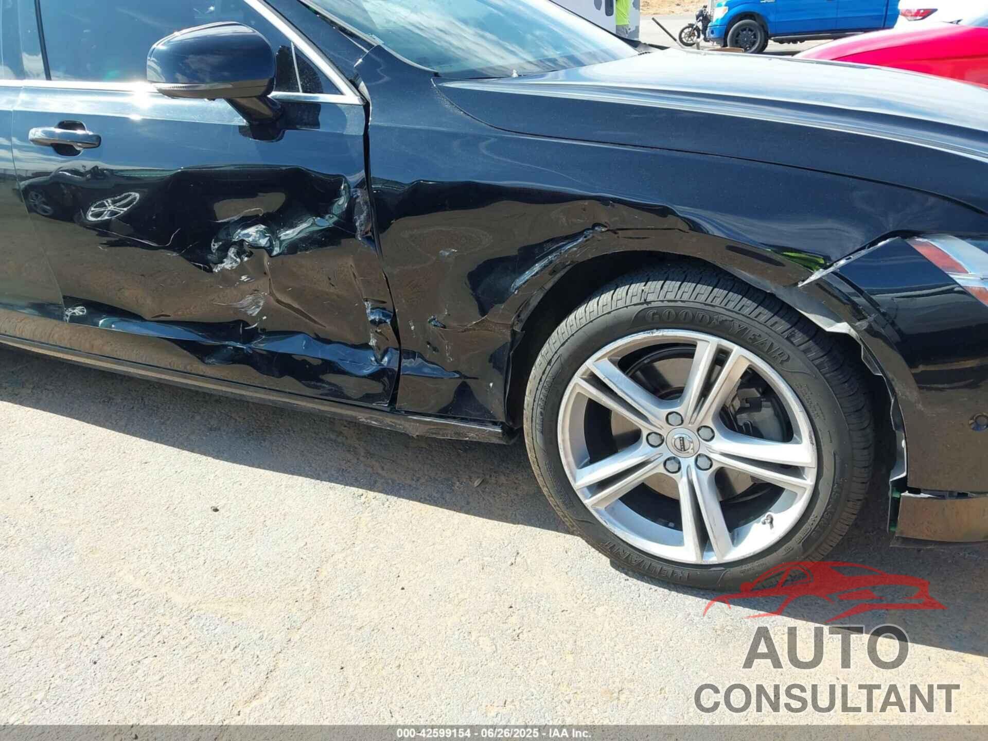 VOLVO S90 2018 - LVY982MK6JP028281