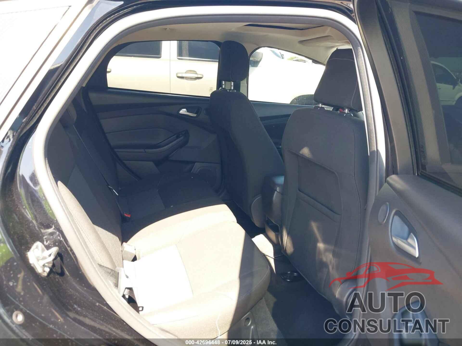 FORD FOCUS 2018 - 1FADP3M2XJL224263