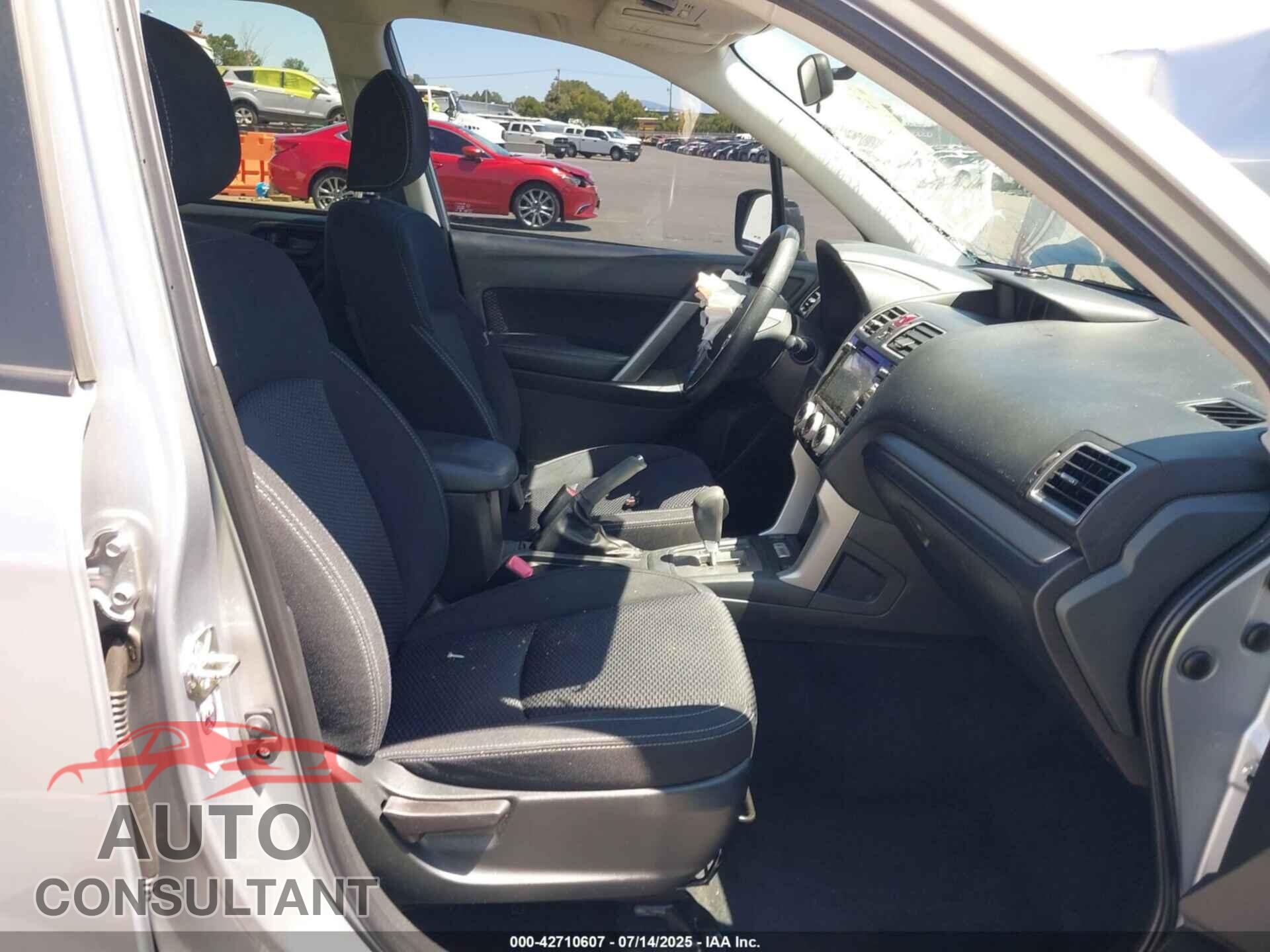 SUBARU FORESTER 2017 - JF2SJAEC0HH438532