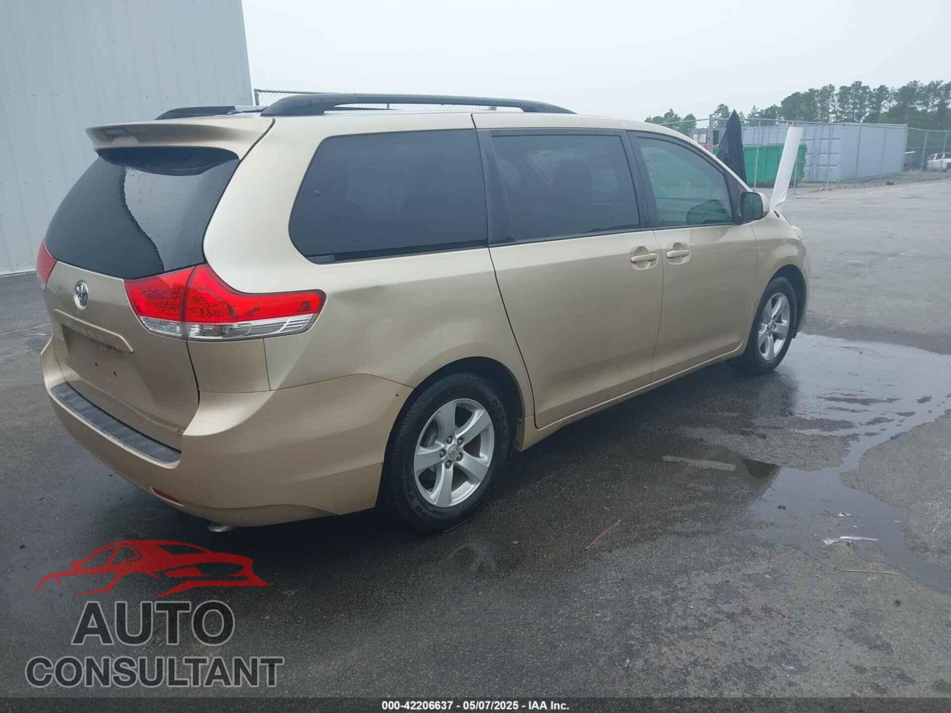 TOYOTA SIENNA 2013 - 5TDKK3DC8DS304981