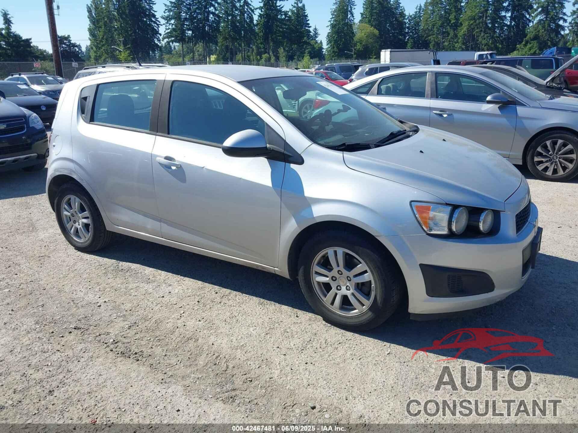 CHEVROLET SONIC 2012 - 1G1JB6SH4C4138828