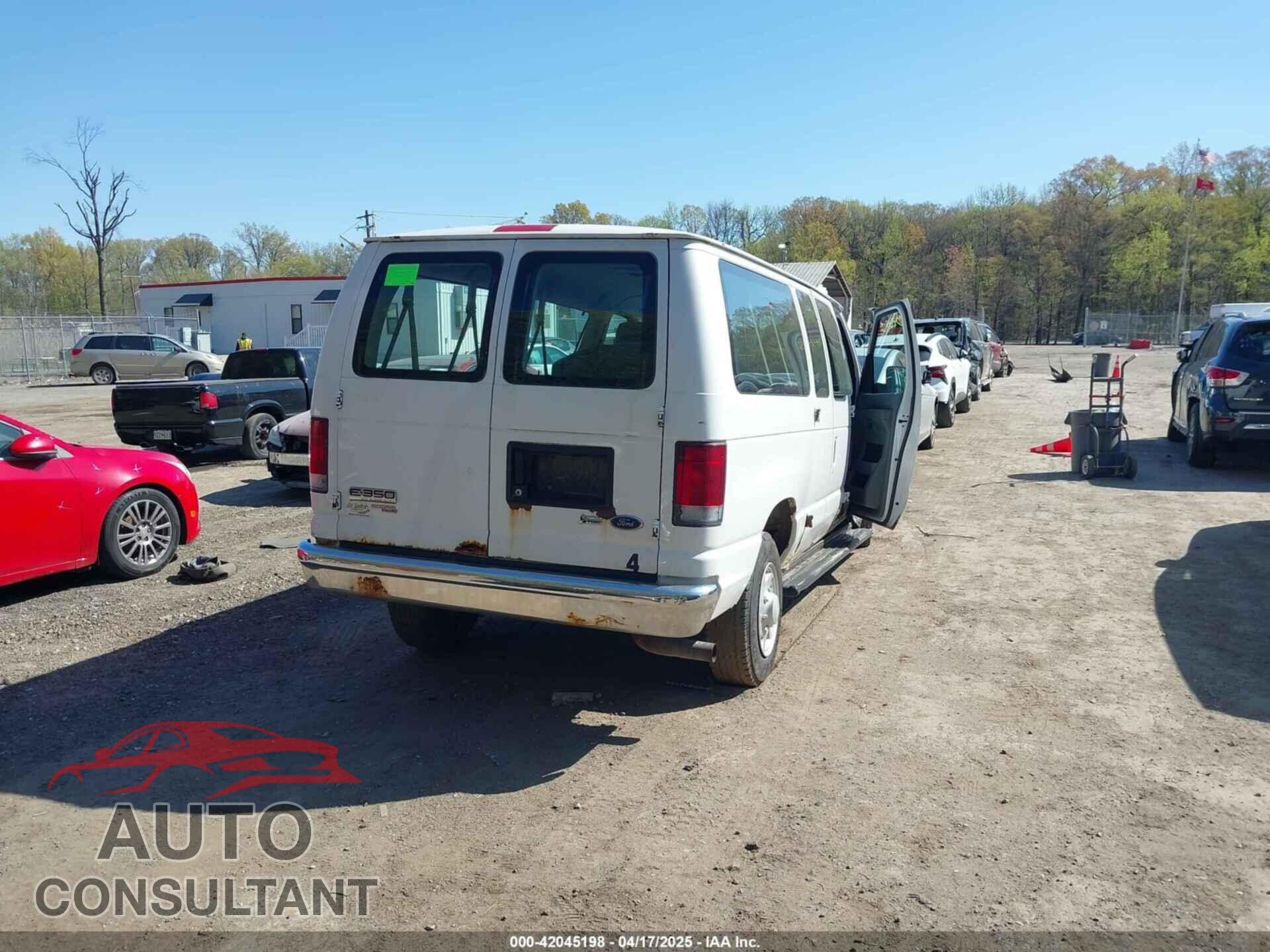 FORD E-350 SUPER DUTY 2011 - 1FBNE3BL4BDA01023