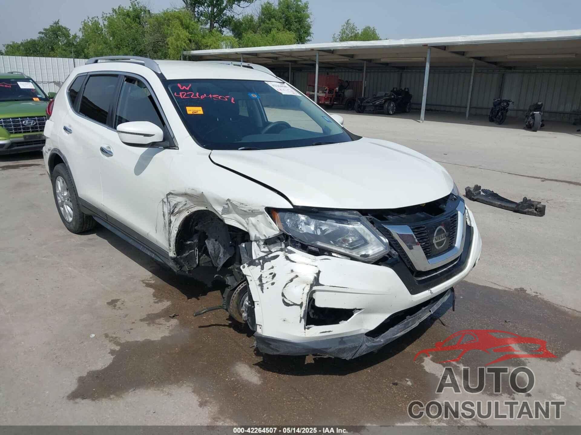 NISSAN ROGUE 2017 - KNMAT2MTXHP610812
