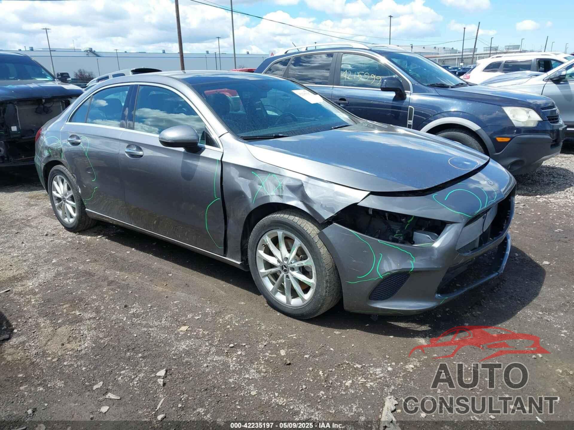 MERCEDES-BENZ A 220 2019 - WDD3G4FB5KW024213