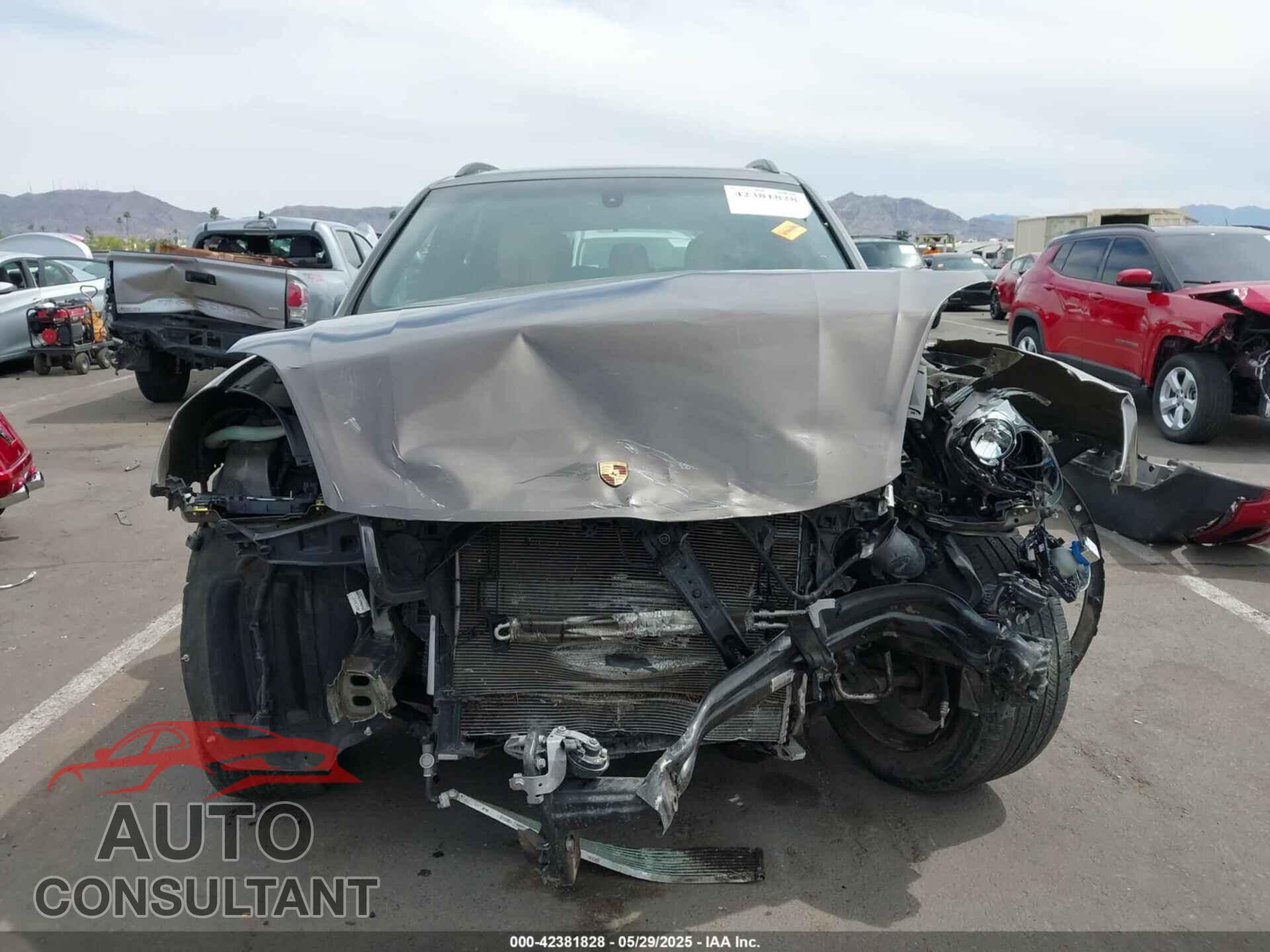PORSCHE CAYENNE 2016 - WP1AA2A29GLA01796