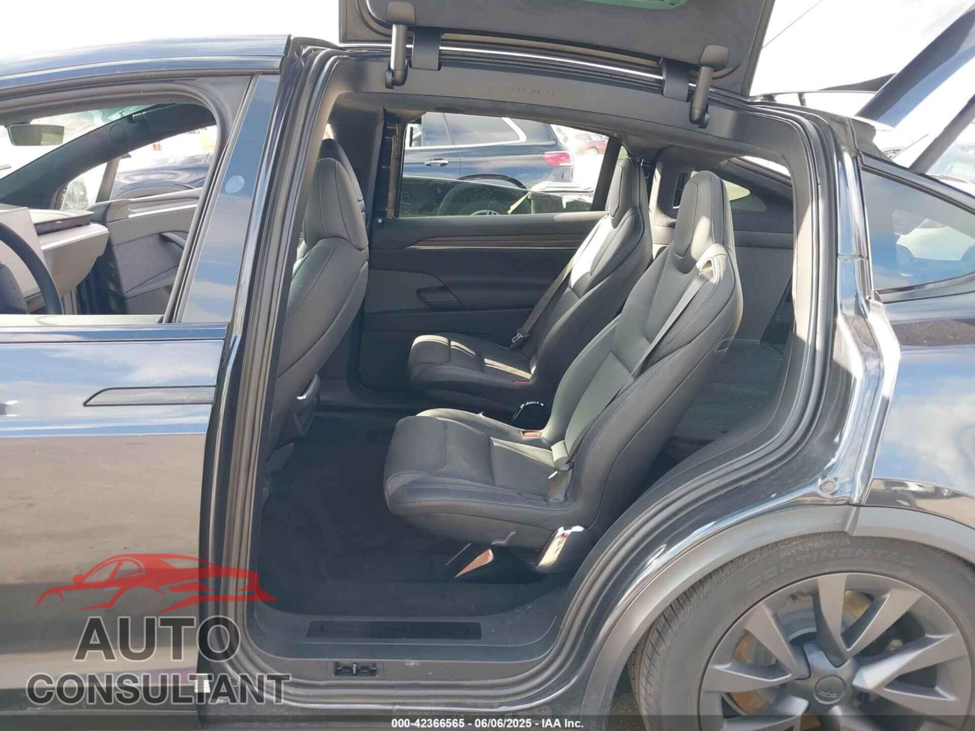 TESLA MODEL X 2024 - 7SAXCBE53RF459353